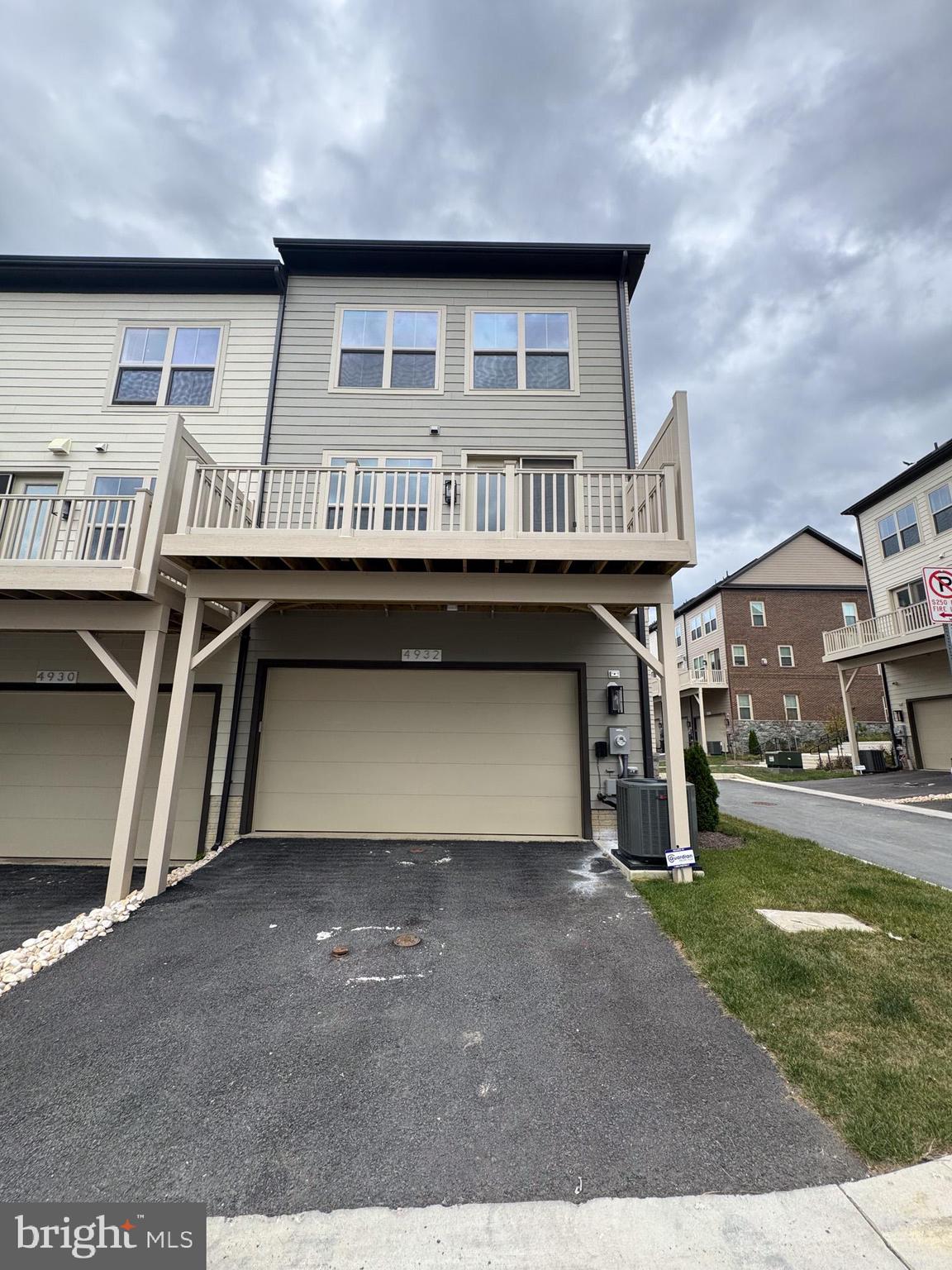 THE GROVE - Residential Lease