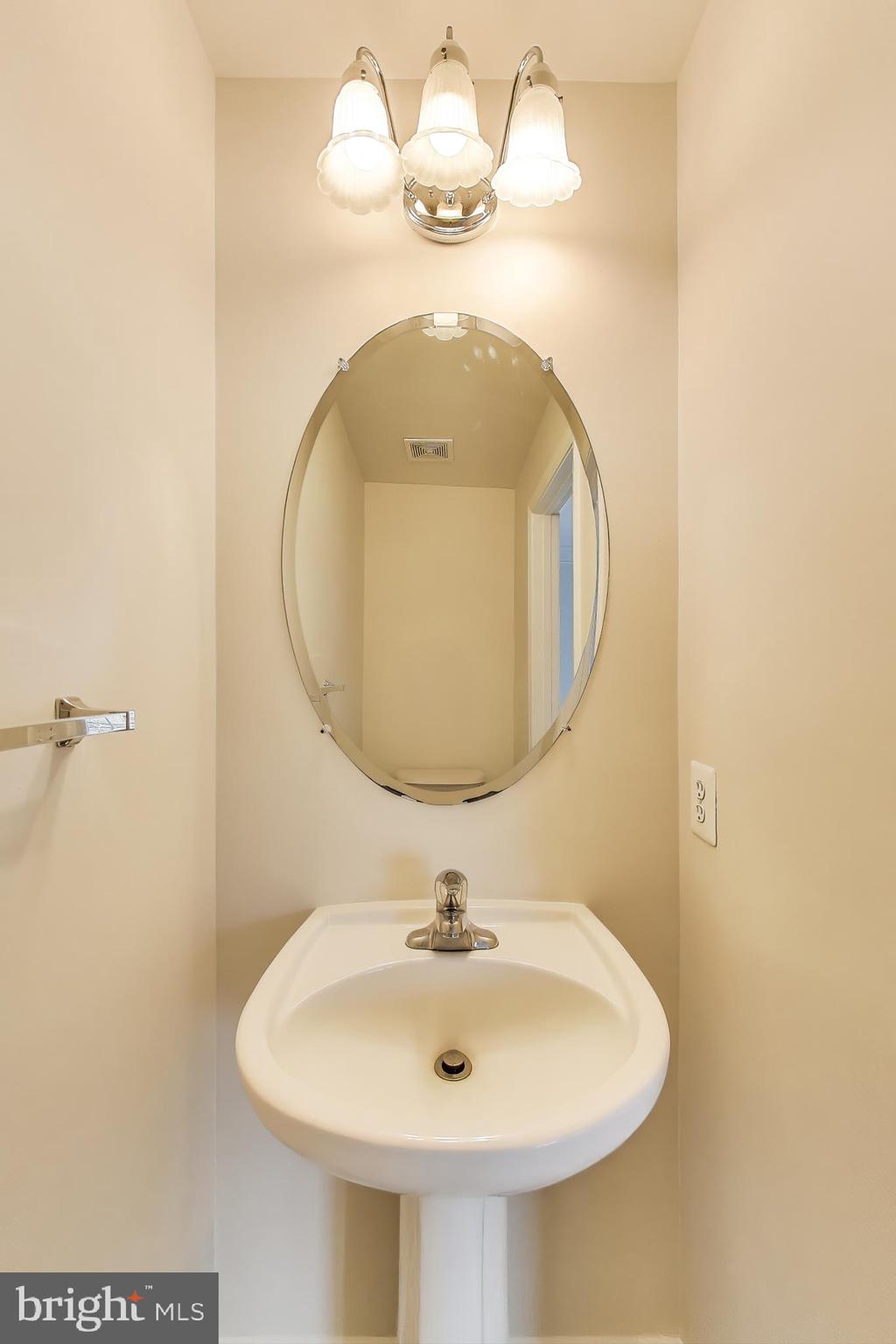 WHEATON HILLS - Residential