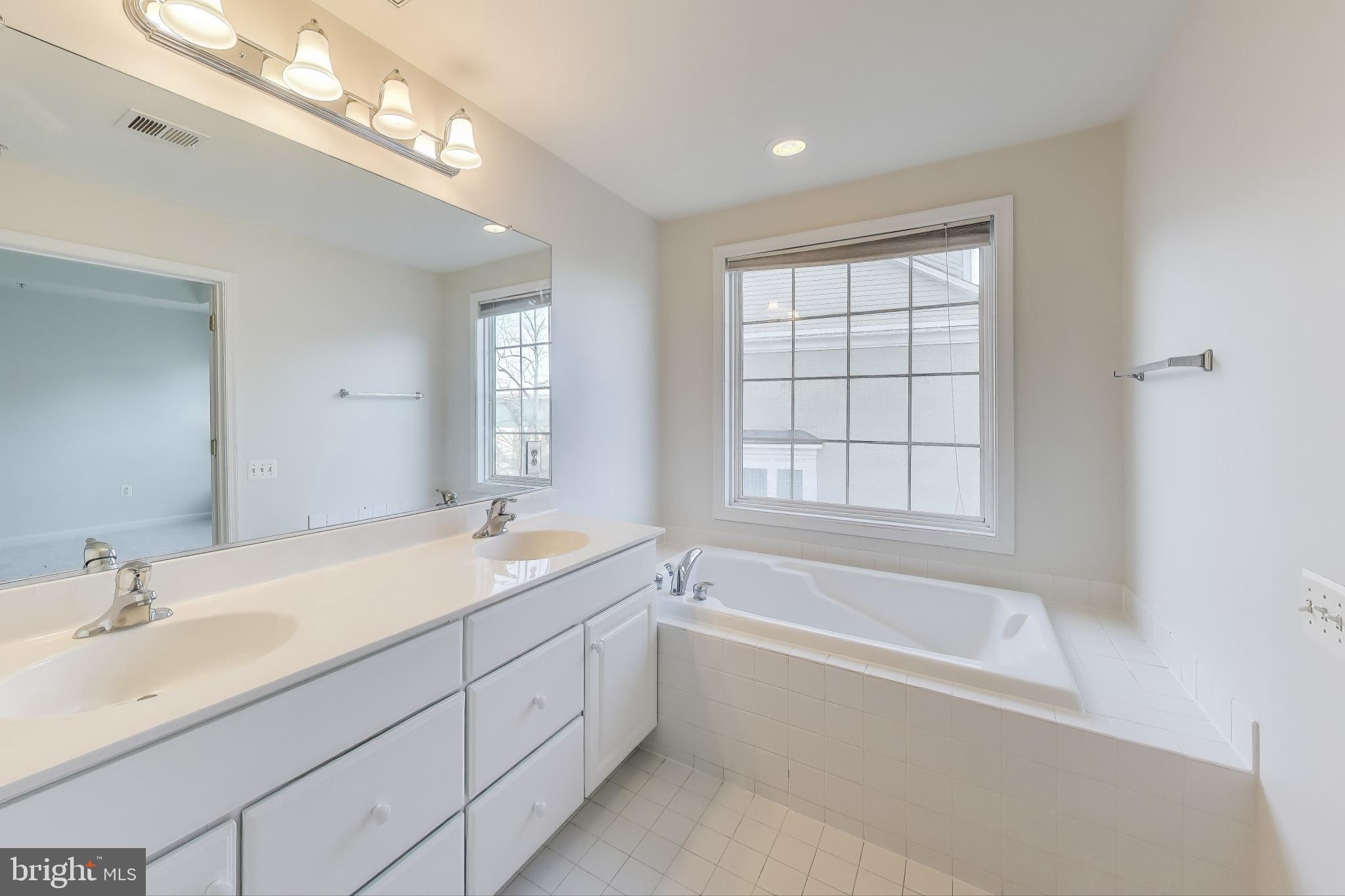 WHEATON HILLS - Residential