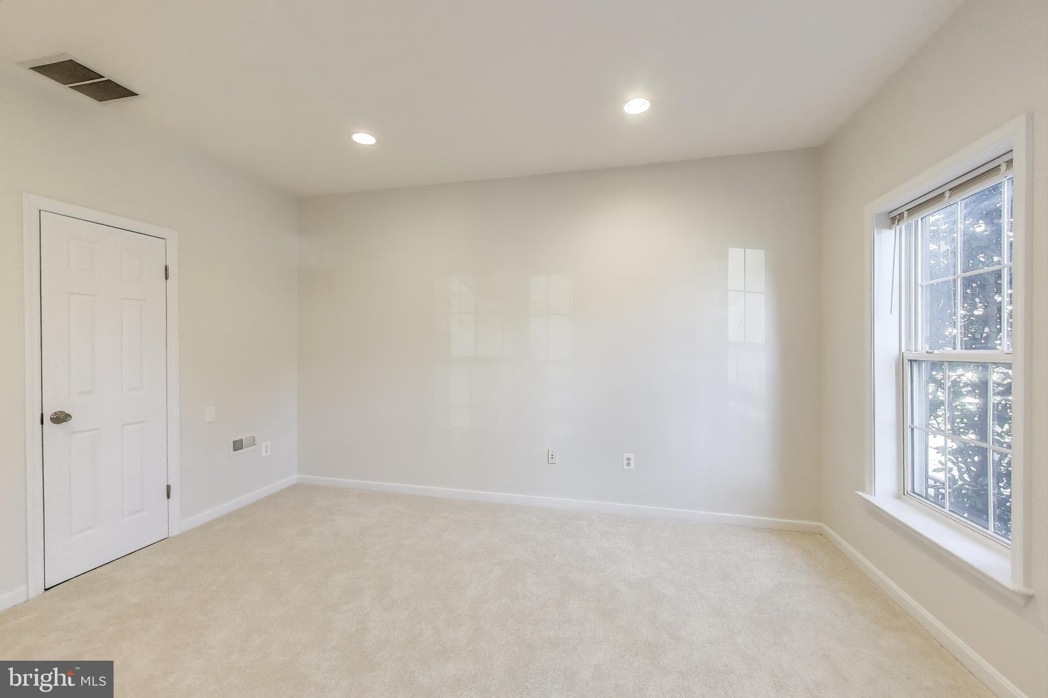 WHEATON HILLS - Residential