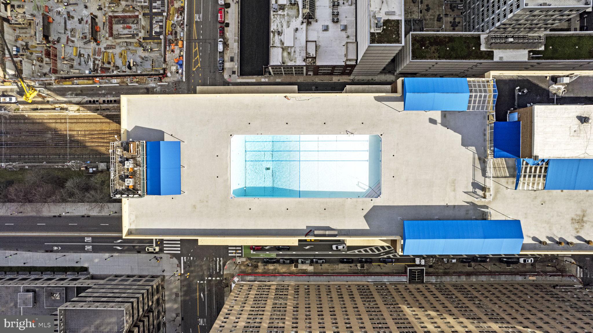 LOGAN SQUARE - Residential