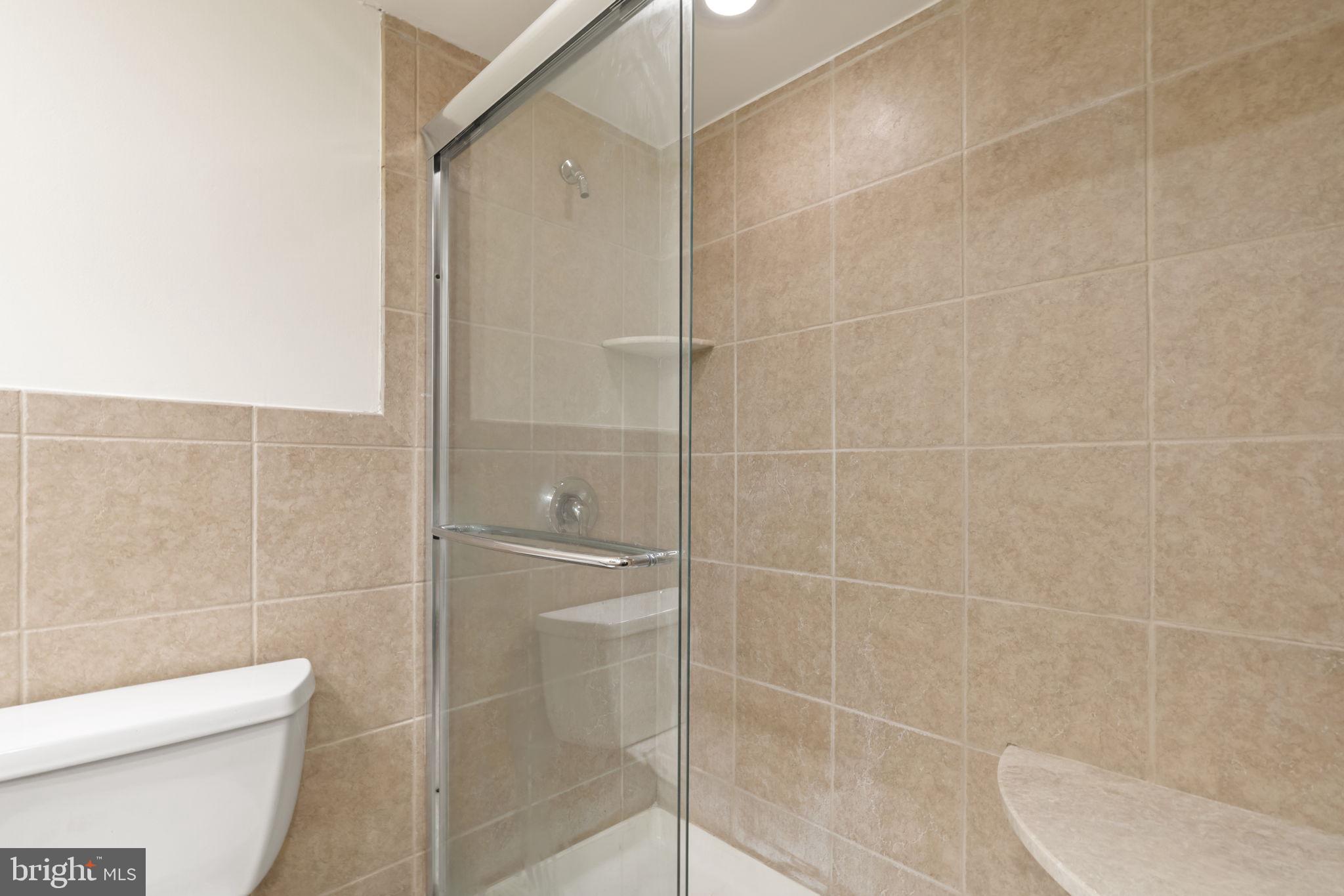 LOGAN SQUARE - Residential