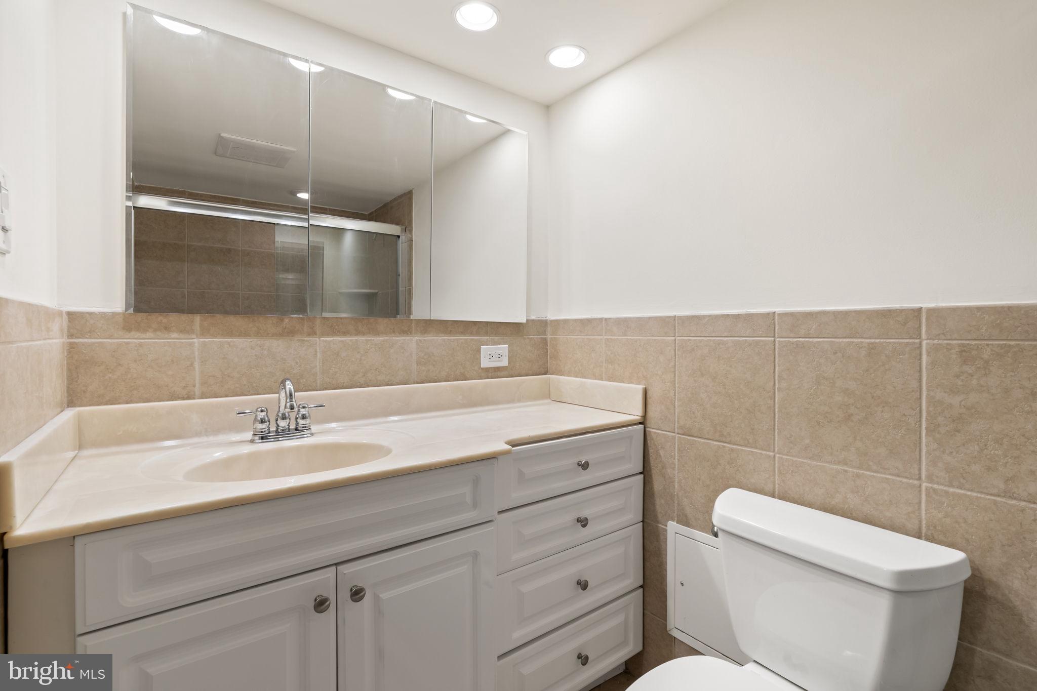 LOGAN SQUARE - Residential