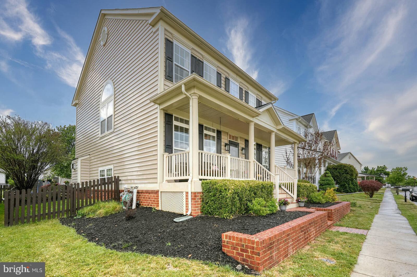 ADAMSTOWN COMMONS - Residential