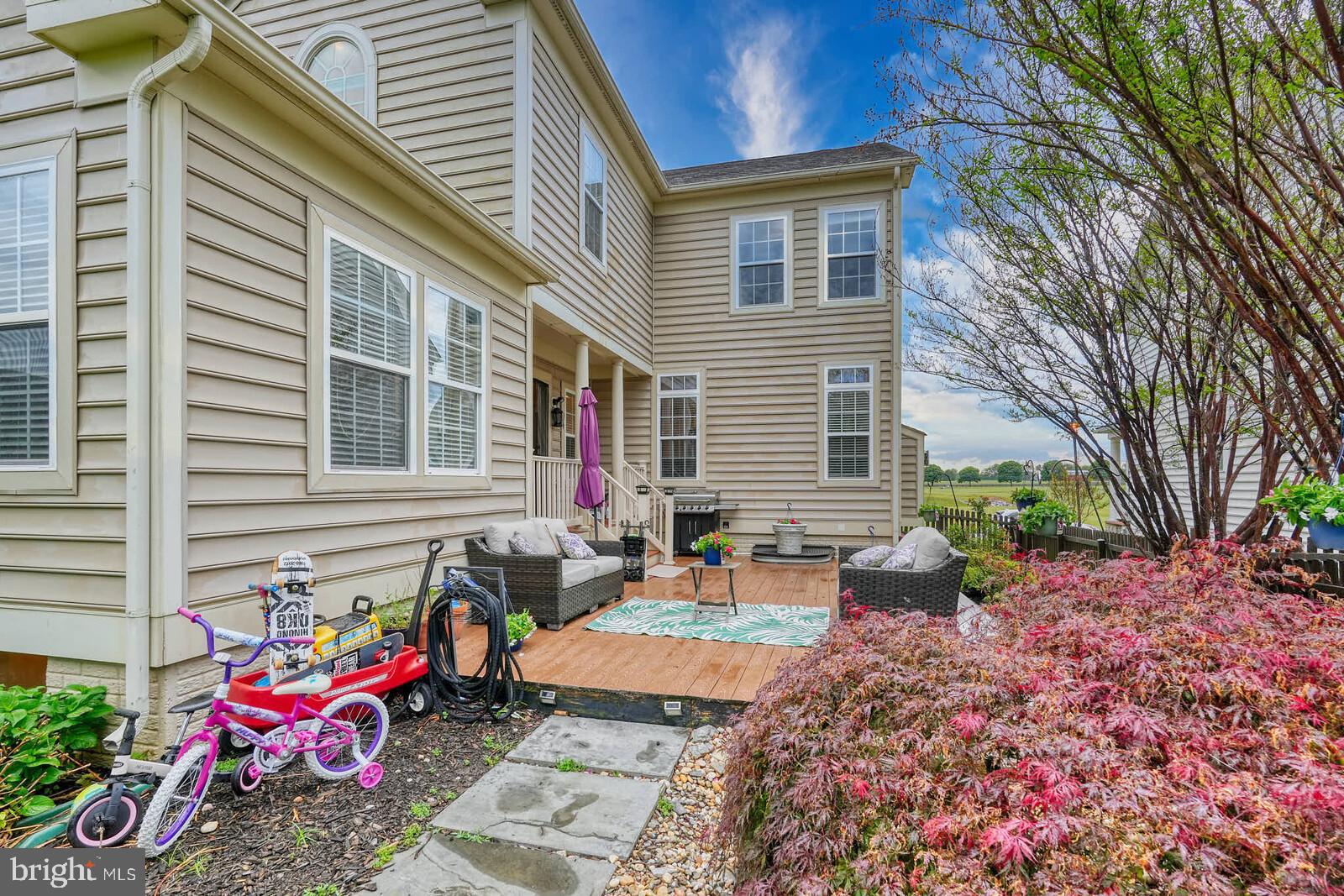 ADAMSTOWN COMMONS - Residential