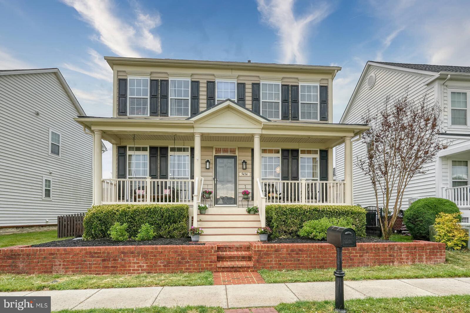 ADAMSTOWN COMMONS - Residential