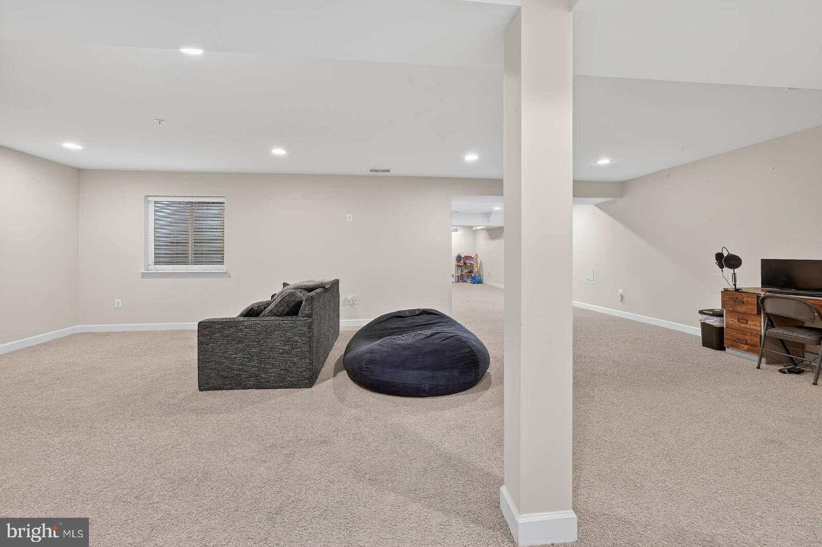 ADAMSTOWN COMMONS - Residential