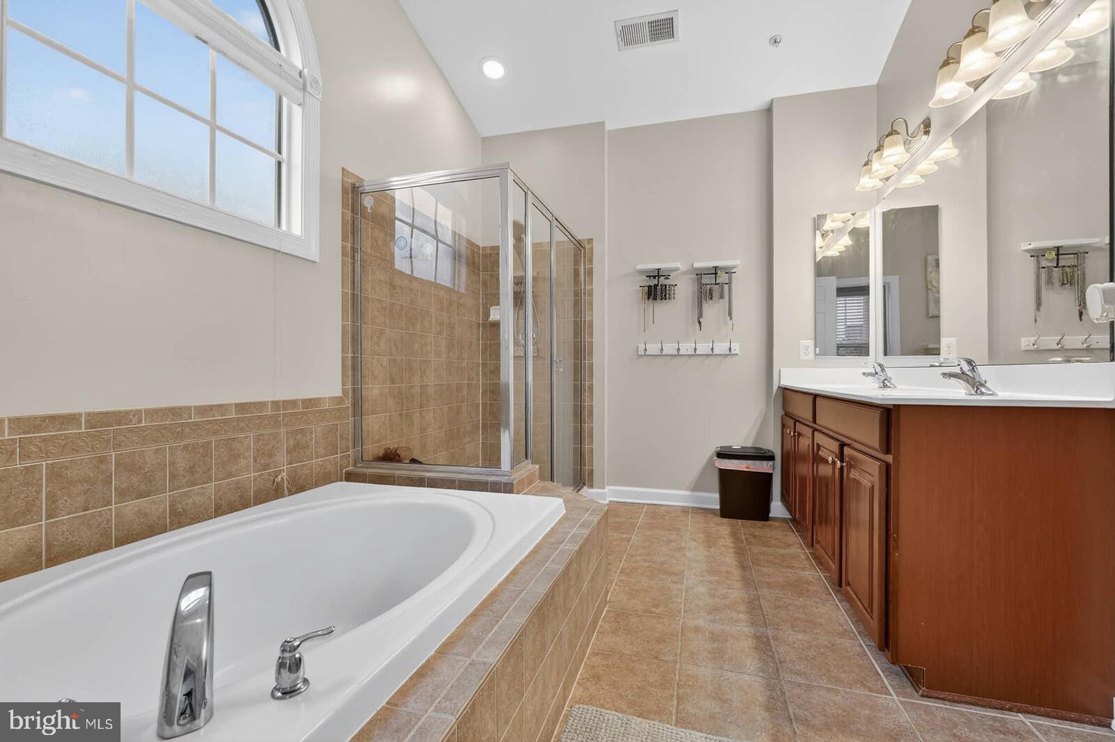 ADAMSTOWN COMMONS - Residential