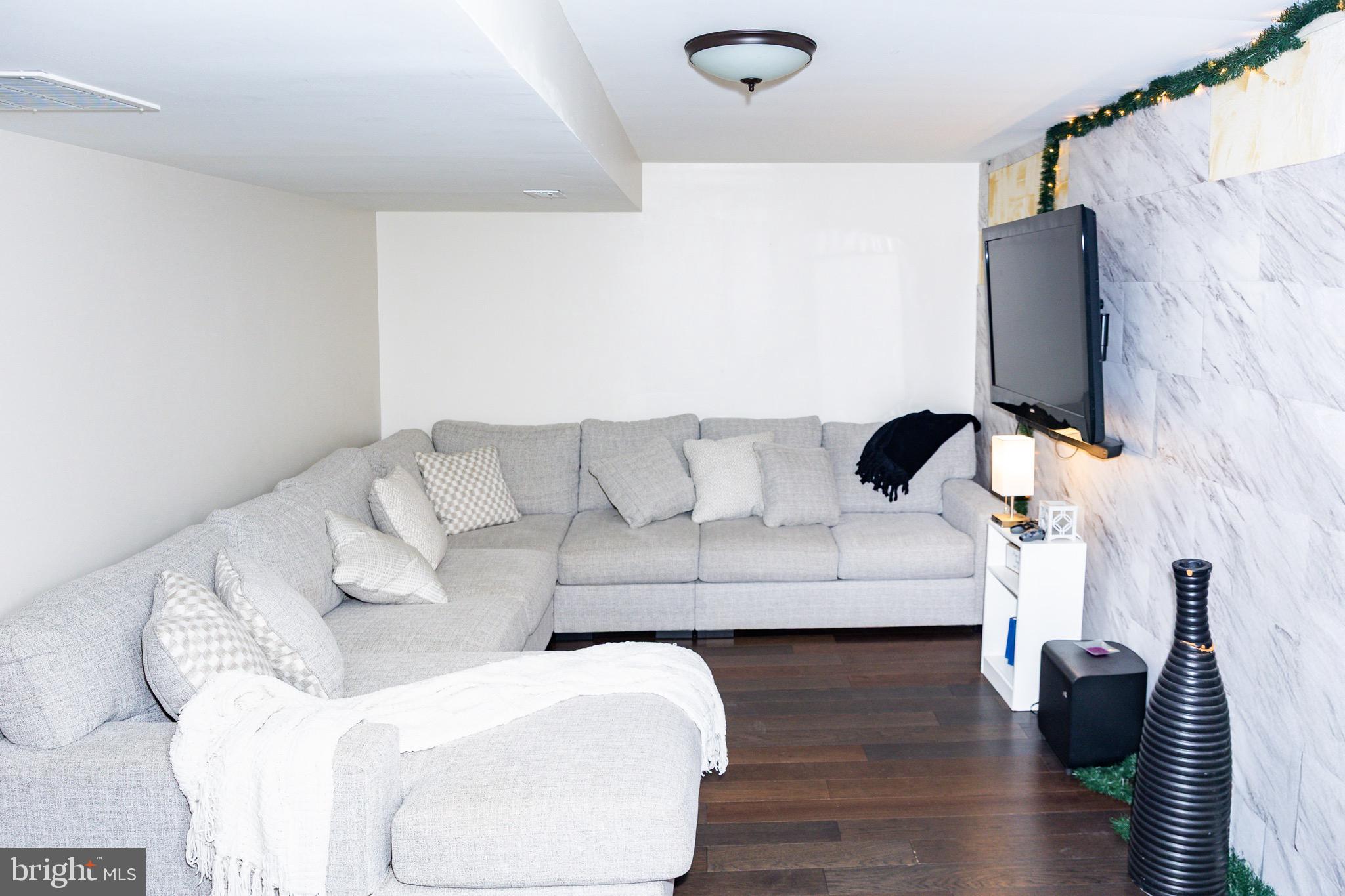 FOX RIDGE - Residential