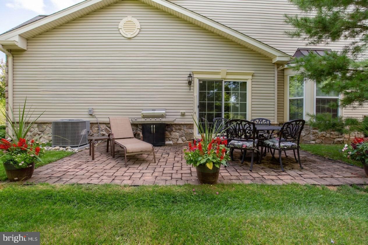 14 FIVE PONDS CIRCLE