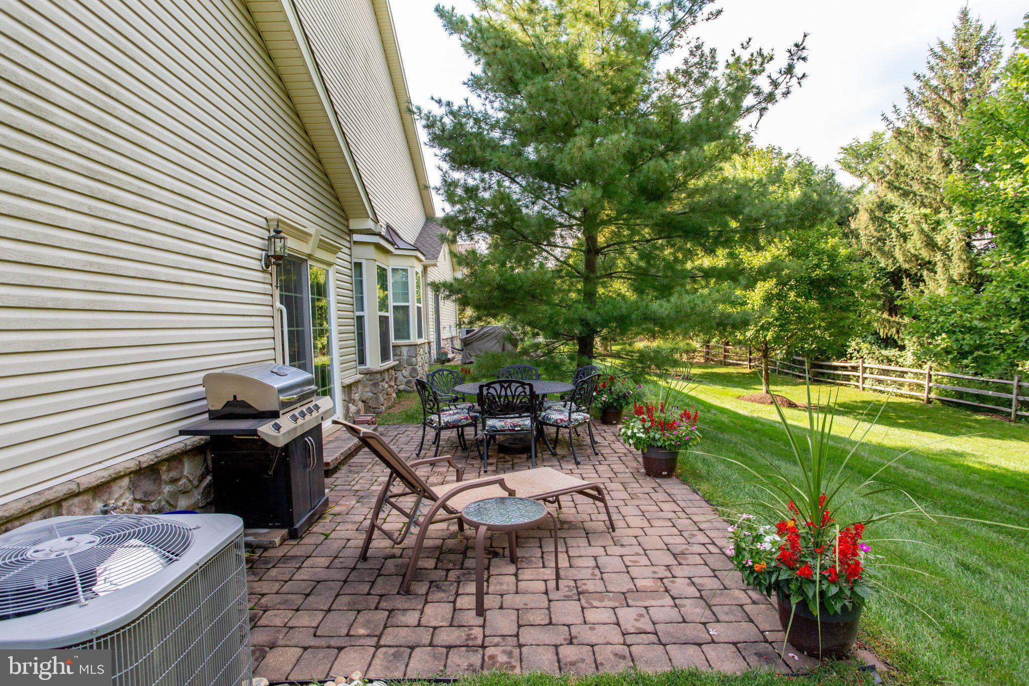 14 FIVE PONDS CIRCLE