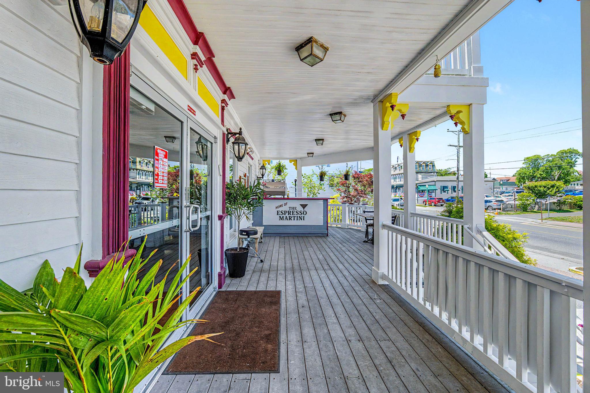 800 BAY AVENUE