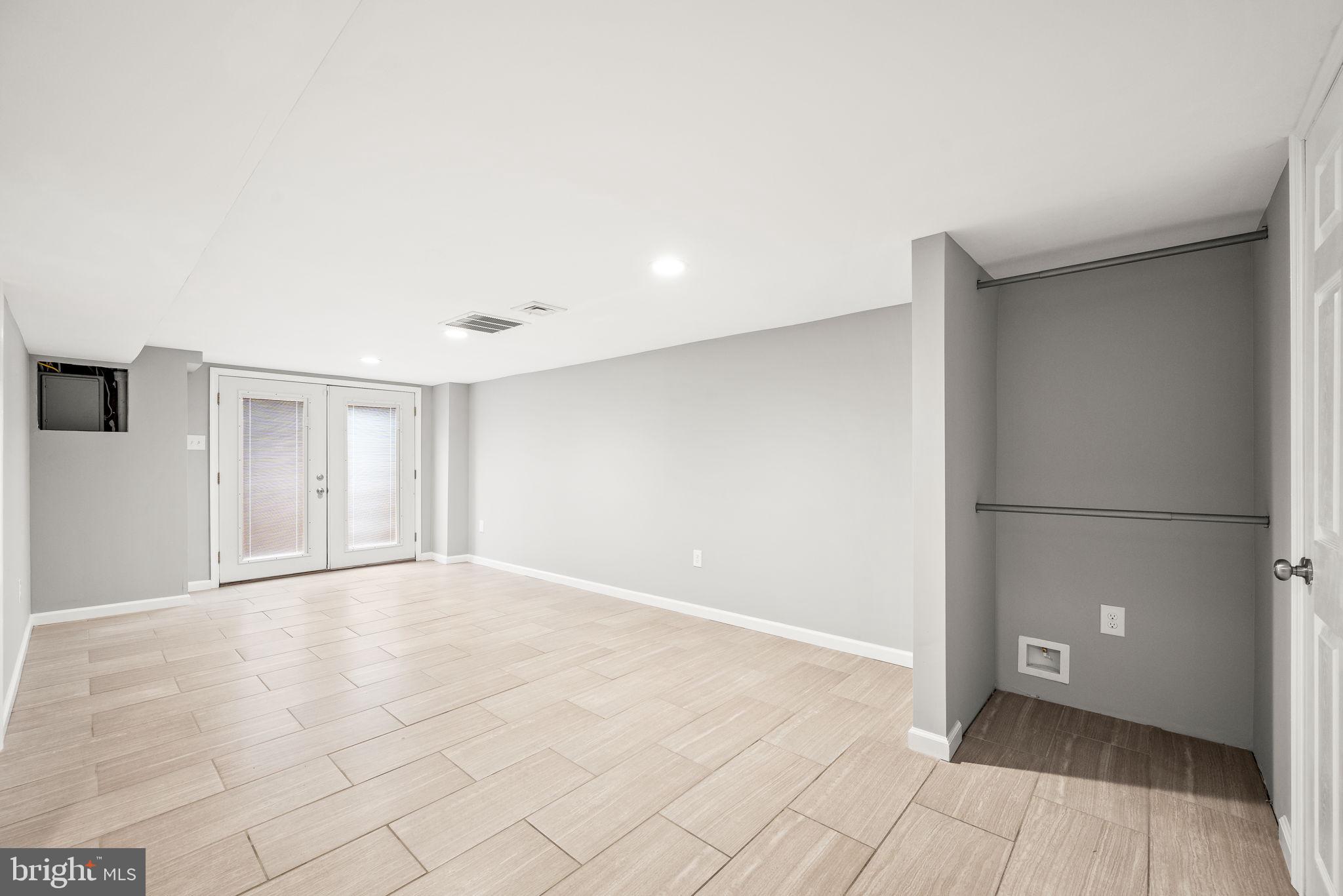 WESTINGHOUSE VLG - Residential