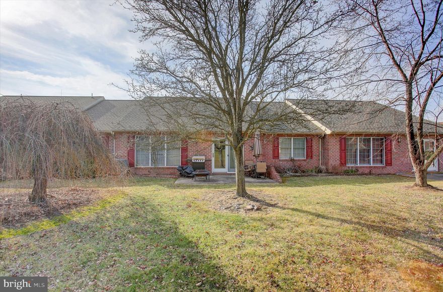 Interior, one level living townhouse. Open concept for easy mobility. Full bath in side hallway with 1/2 bath in main living area. Laundry easily accessible from kitchen. 1 Car garage without steps to access. HOA cares for outside yard maintenance. Geo Thermal for heat and cooling. Come check out the ease of living at Majestic Ct. See Floor plan for room sizes