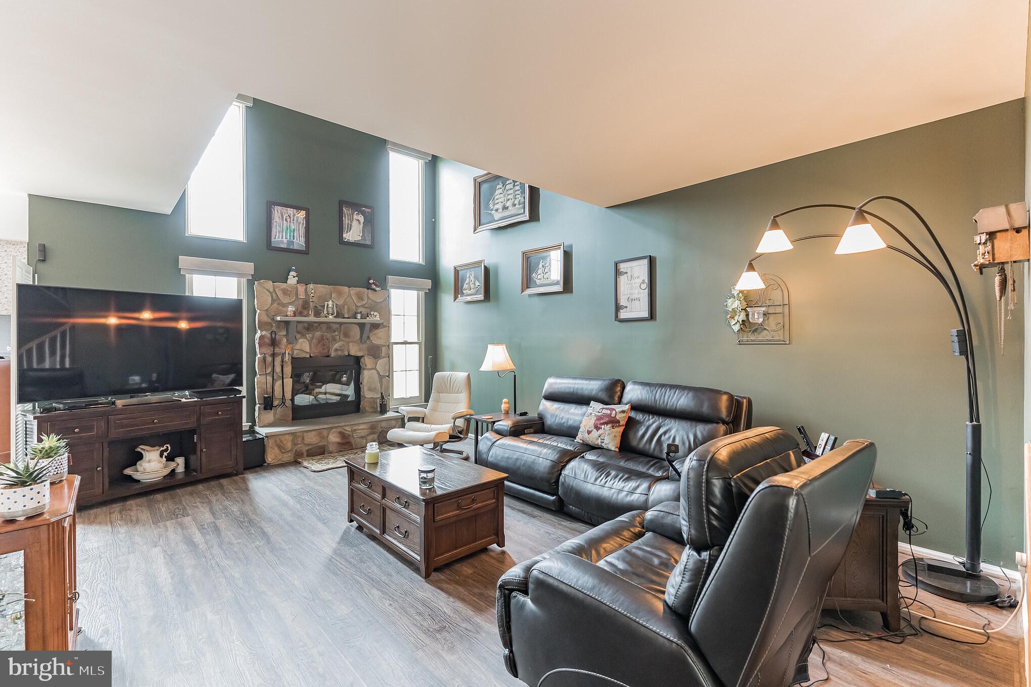 CHADWICK PL - Residential