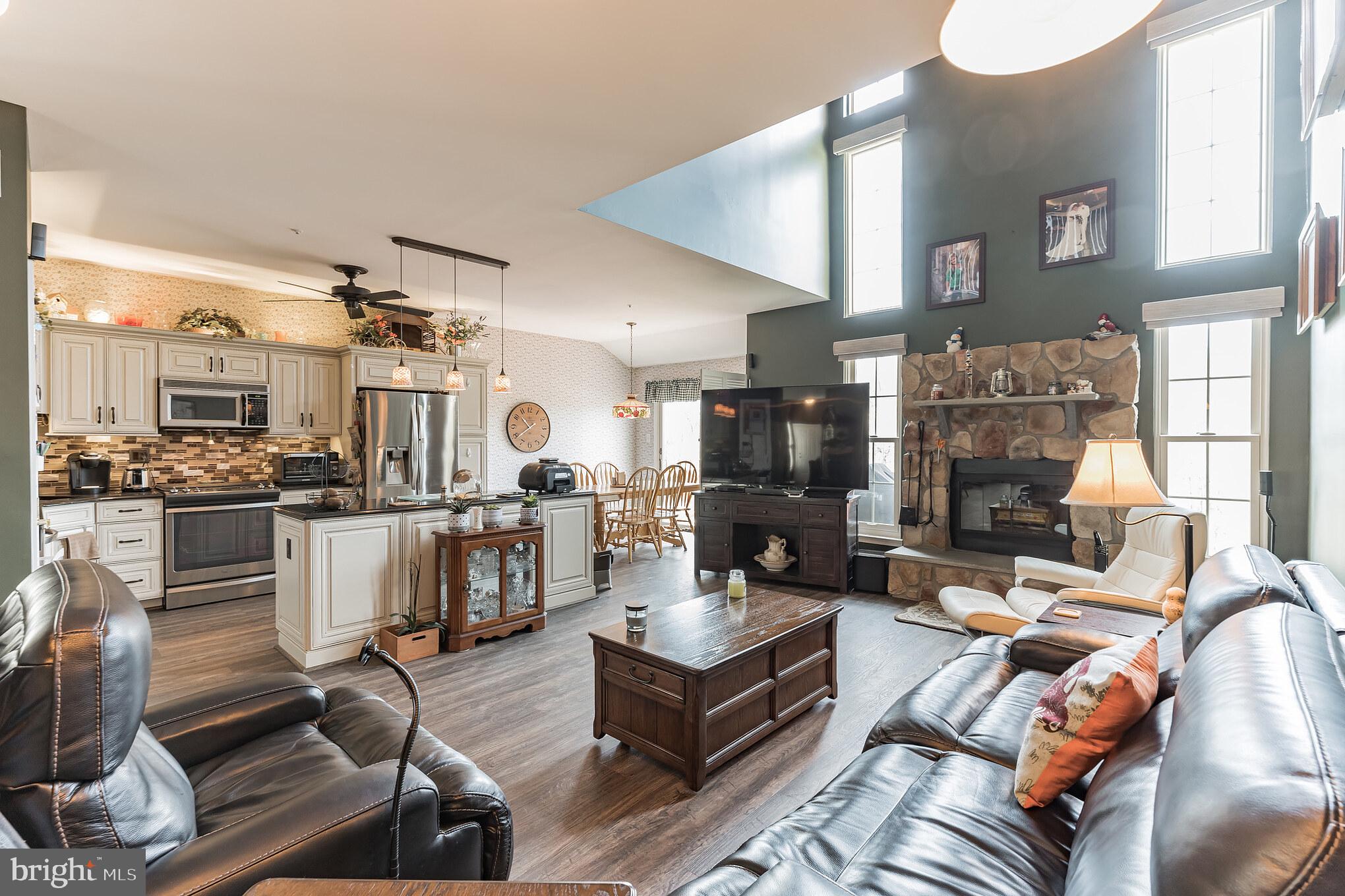 CHADWICK PL - Residential