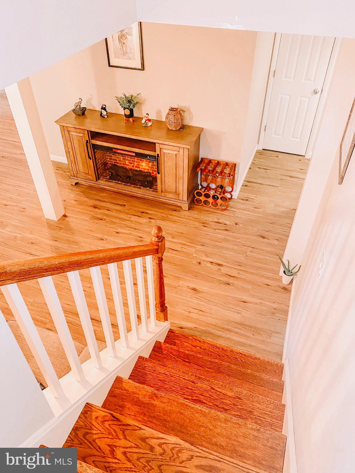 HIDEOUT THE - Residential Lease