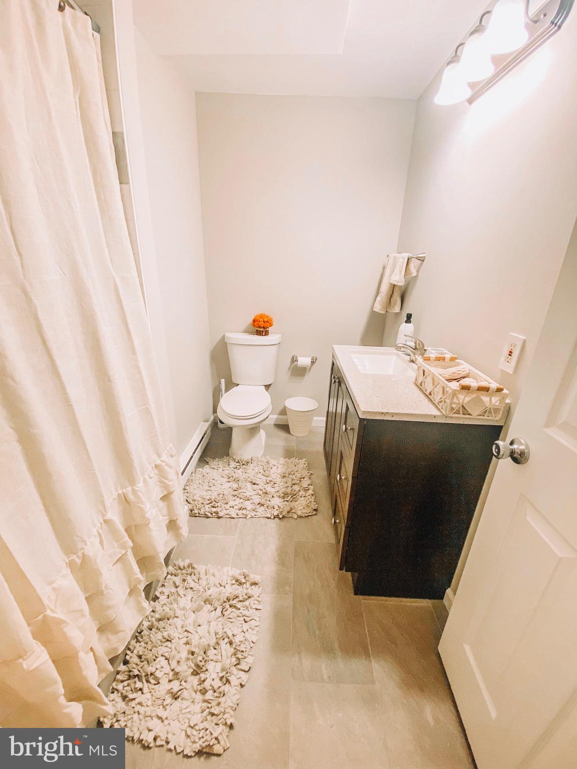 HIDEOUT THE - Residential Lease