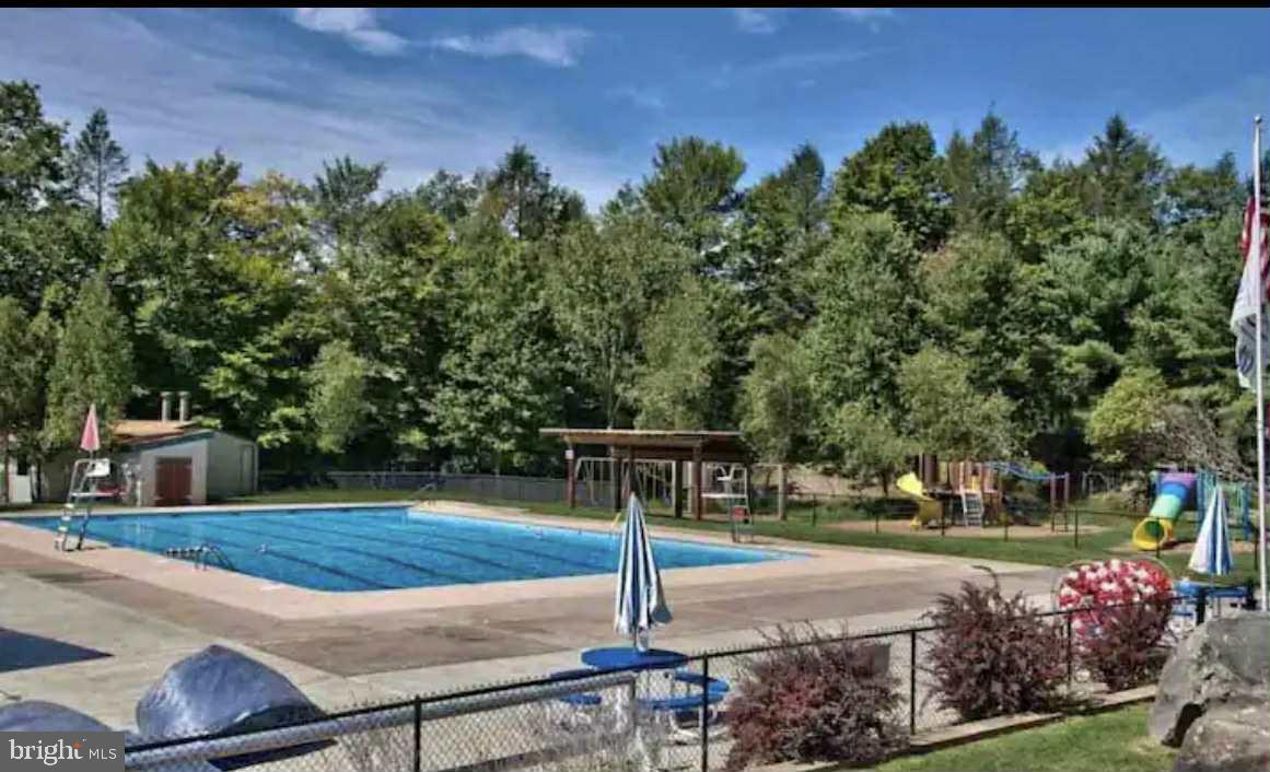 HIDEOUT THE - Residential Lease