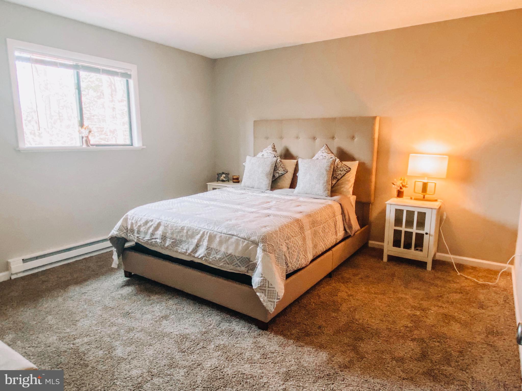 HIDEOUT THE - Residential Lease