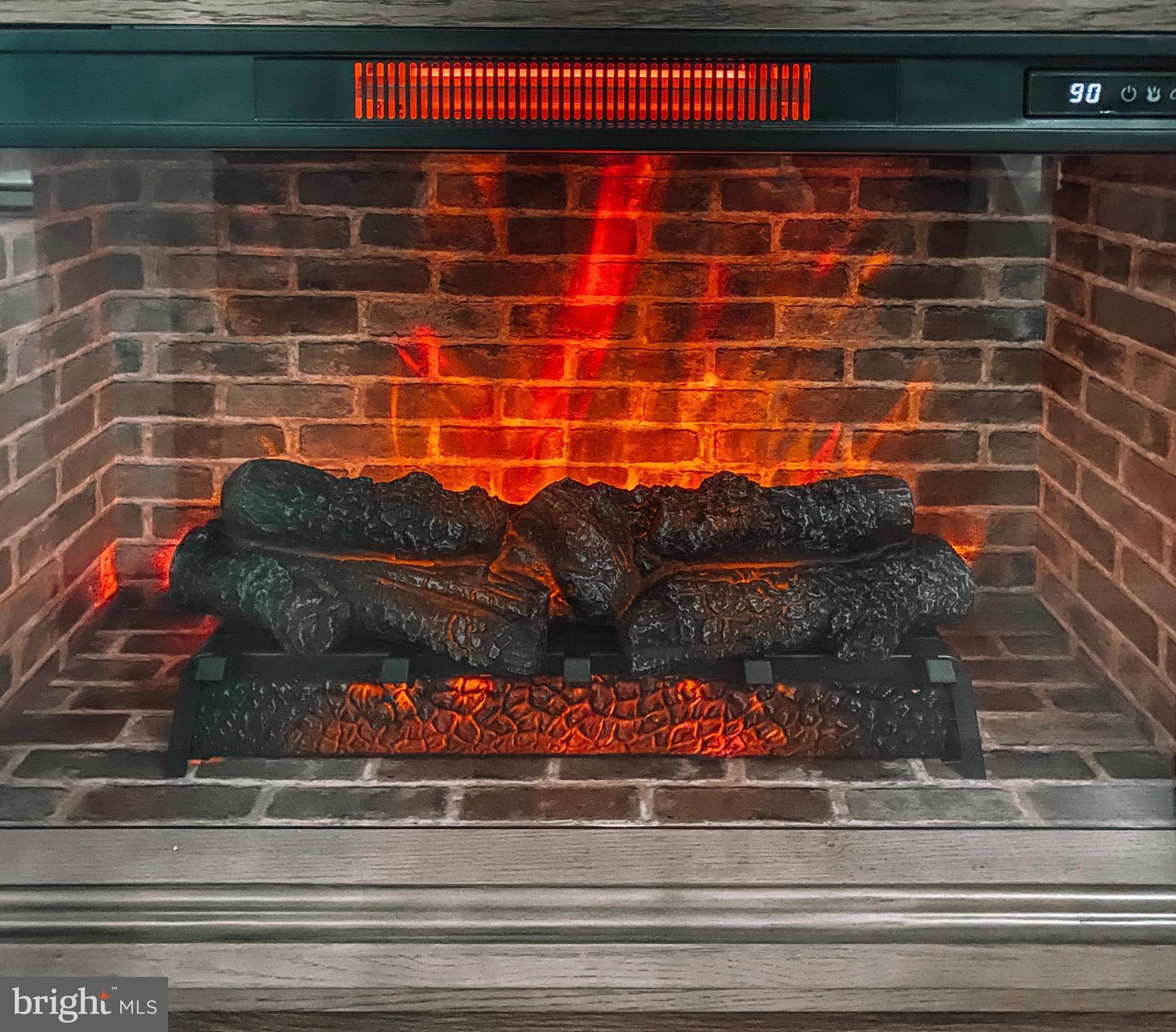 HIDEOUT THE - Residential Lease