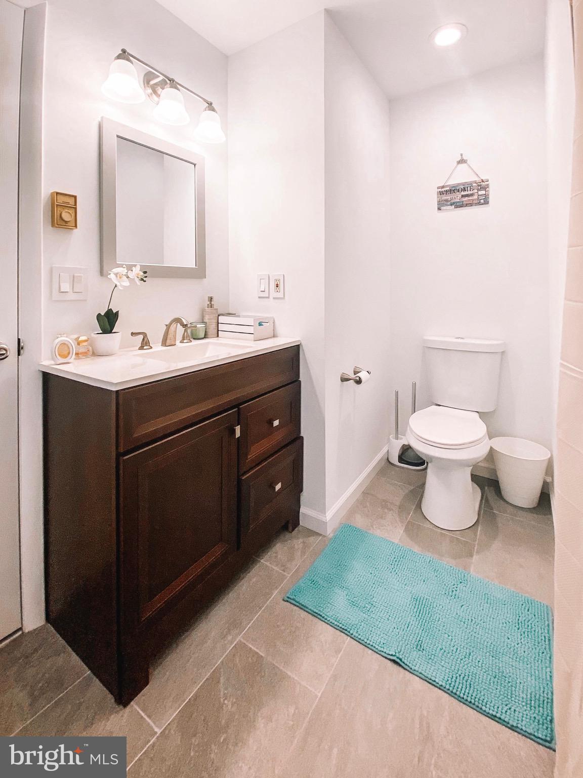 HIDEOUT THE - Residential Lease