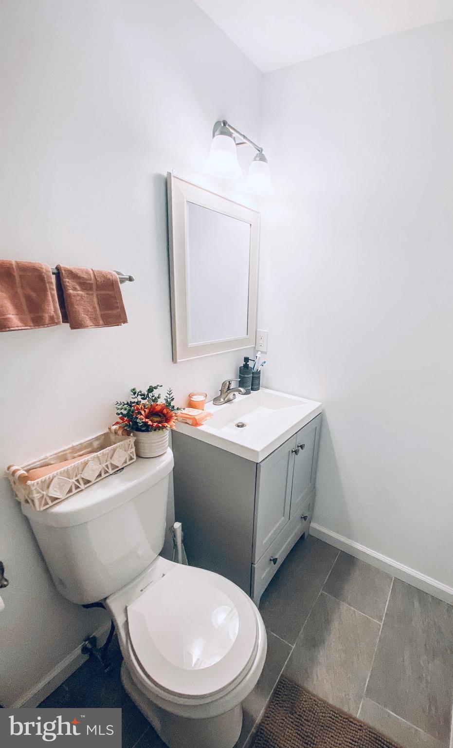 HIDEOUT THE - Residential Lease