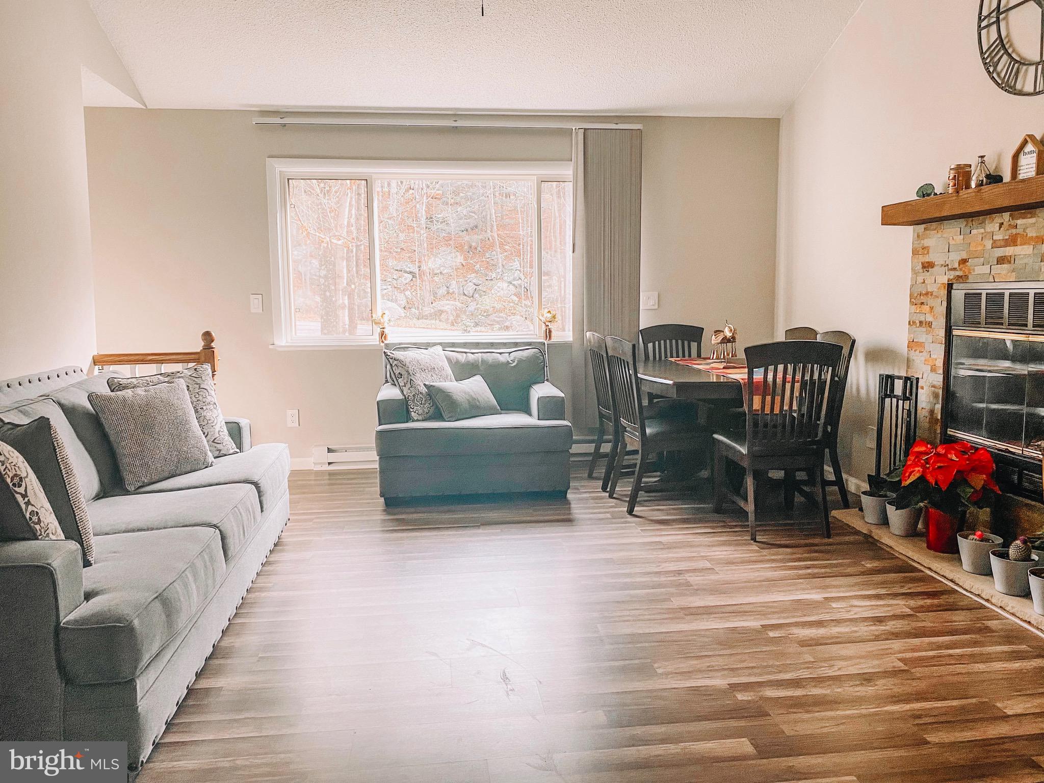 HIDEOUT THE - Residential Lease