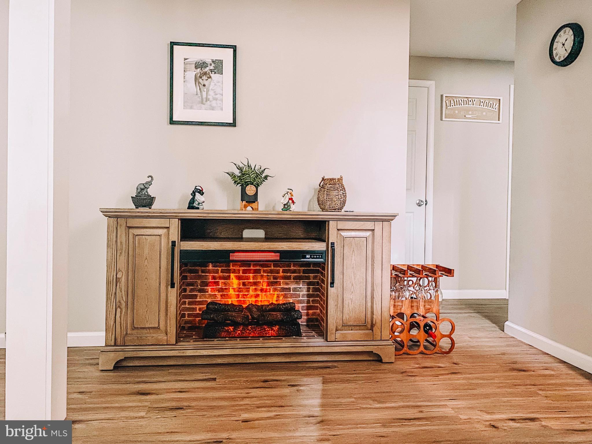 HIDEOUT THE - Residential Lease