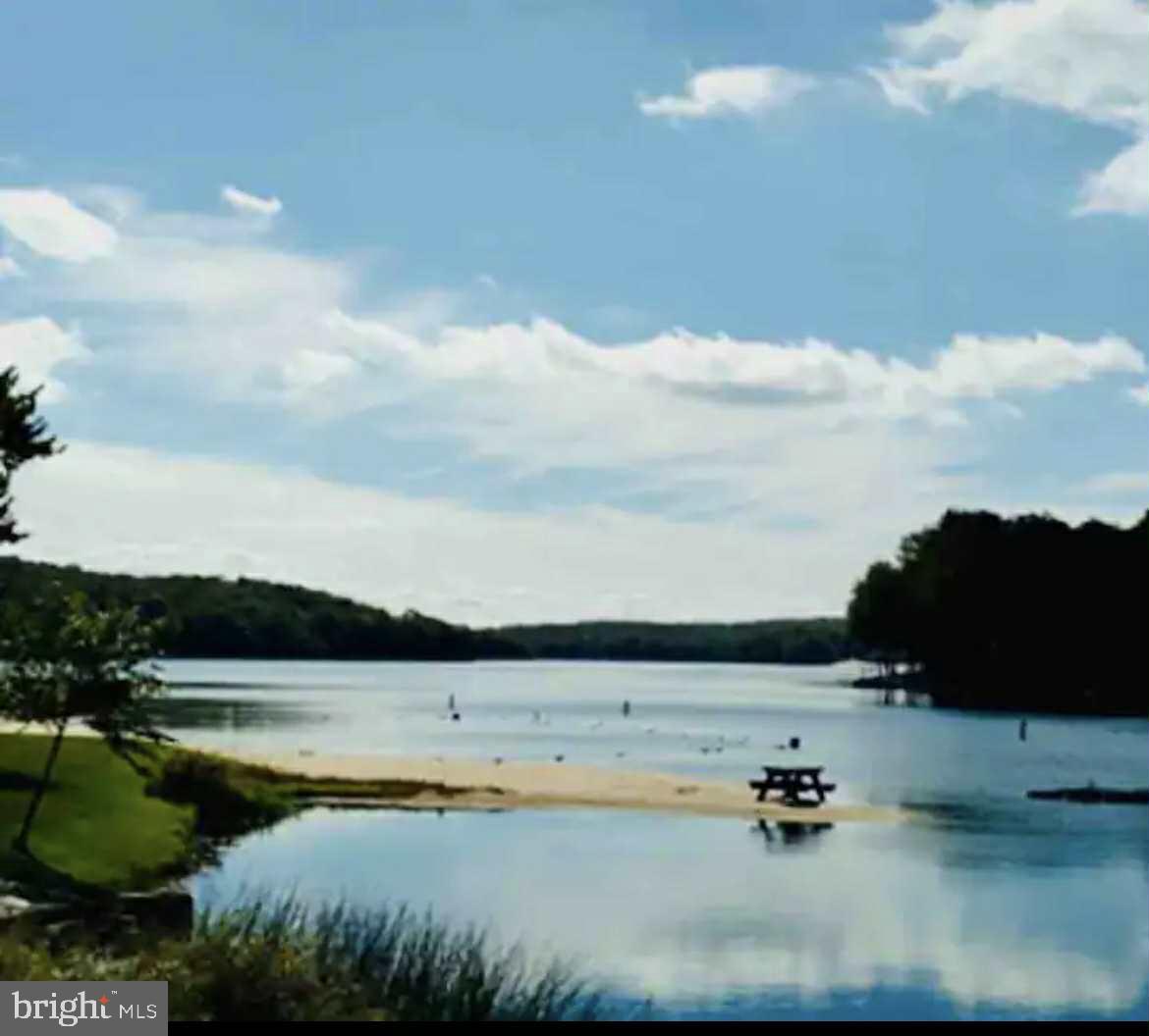 HIDEOUT THE - Residential Lease