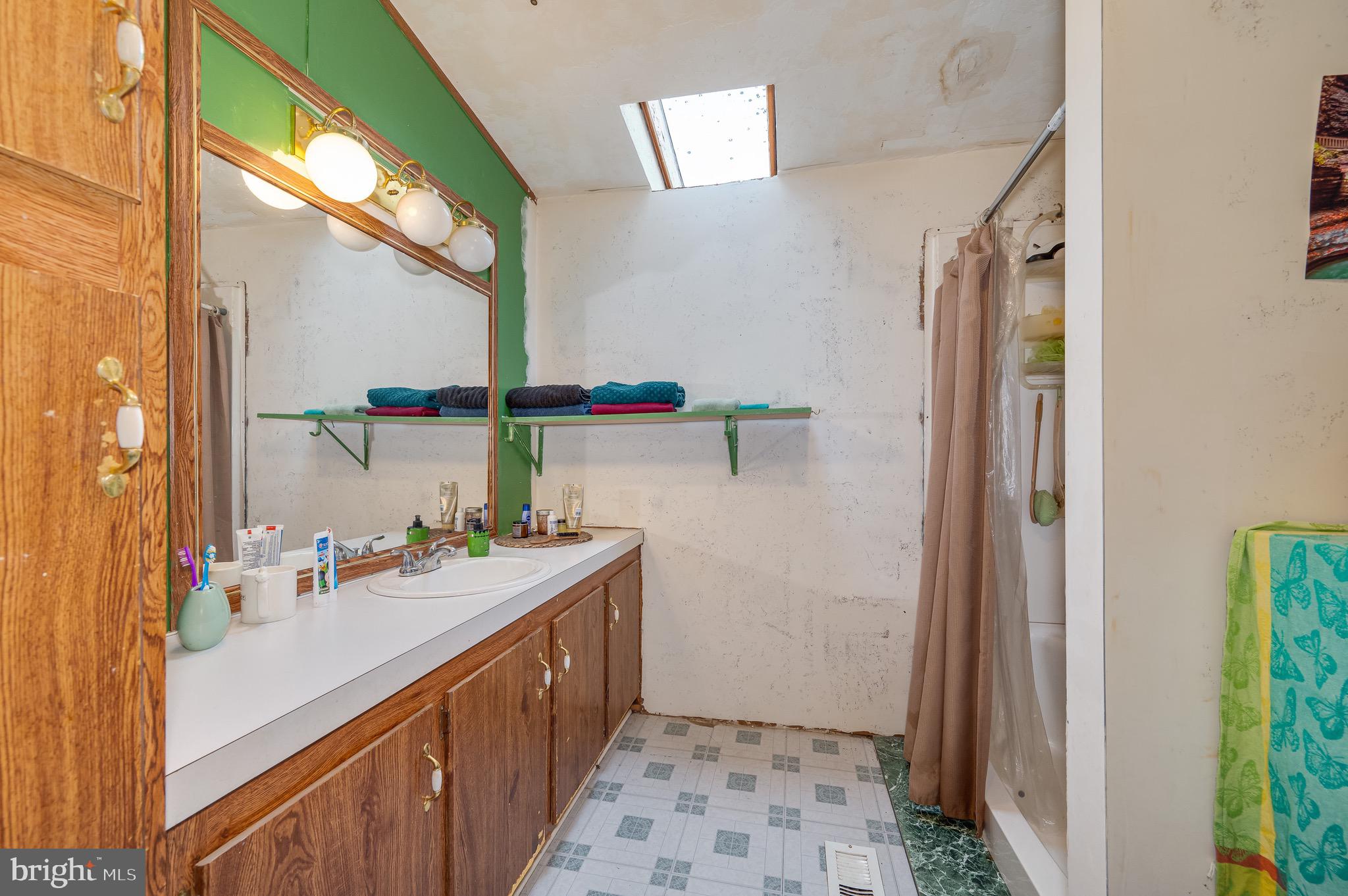 SPRINGFIELD VILLAGE - Residential