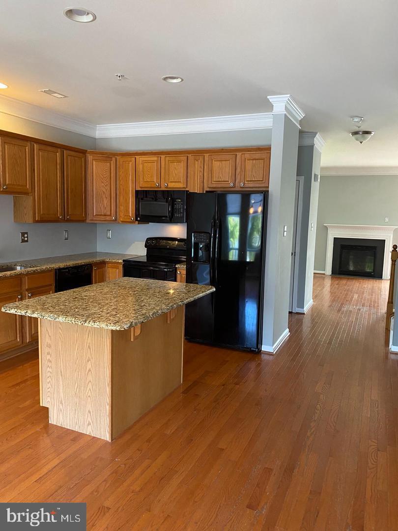 MEWS AT BAILEY STATION - Residential