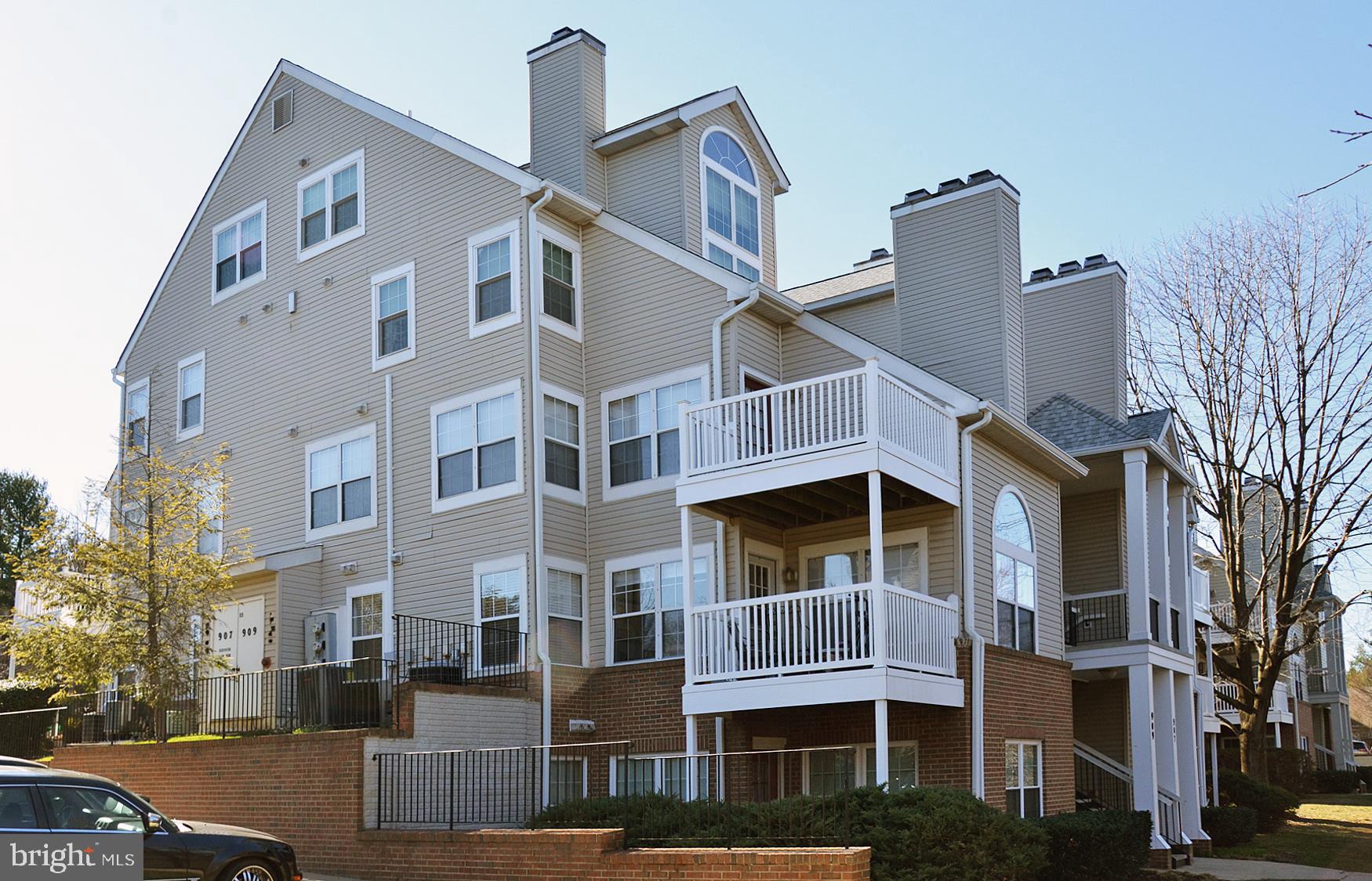 VISTAS AT WASHINGTONIAN WOODS - Residential Lease