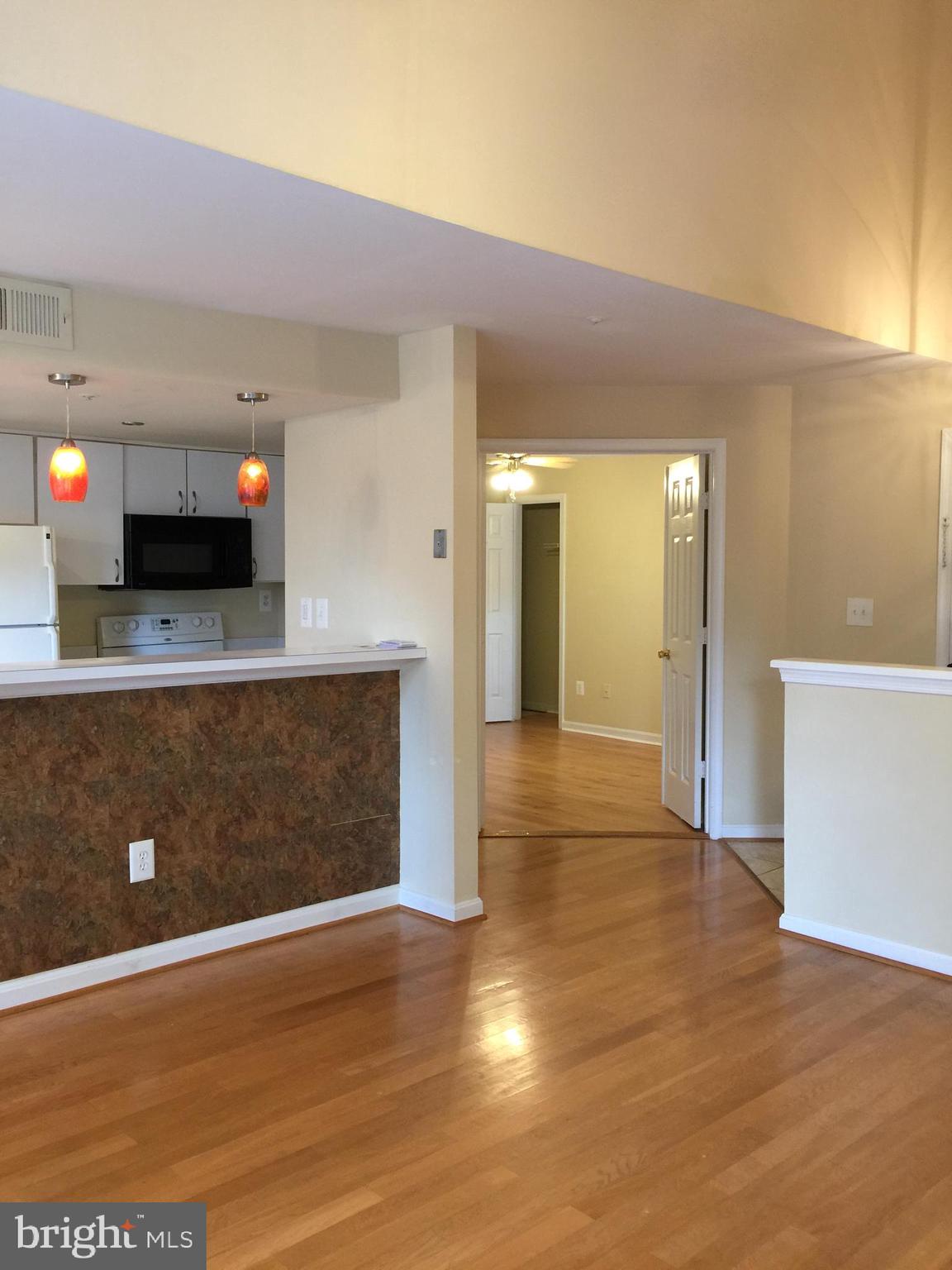 VISTAS AT WASHINGTONIAN WOODS - Residential Lease