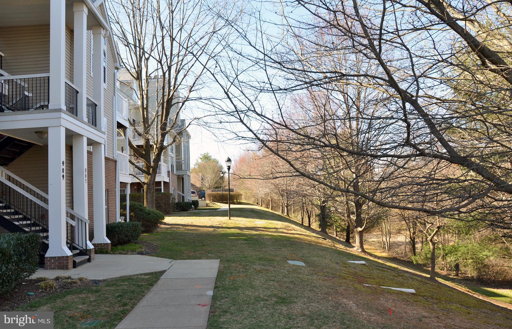 VISTAS AT WASHINGTONIAN WOODS - Residential Lease