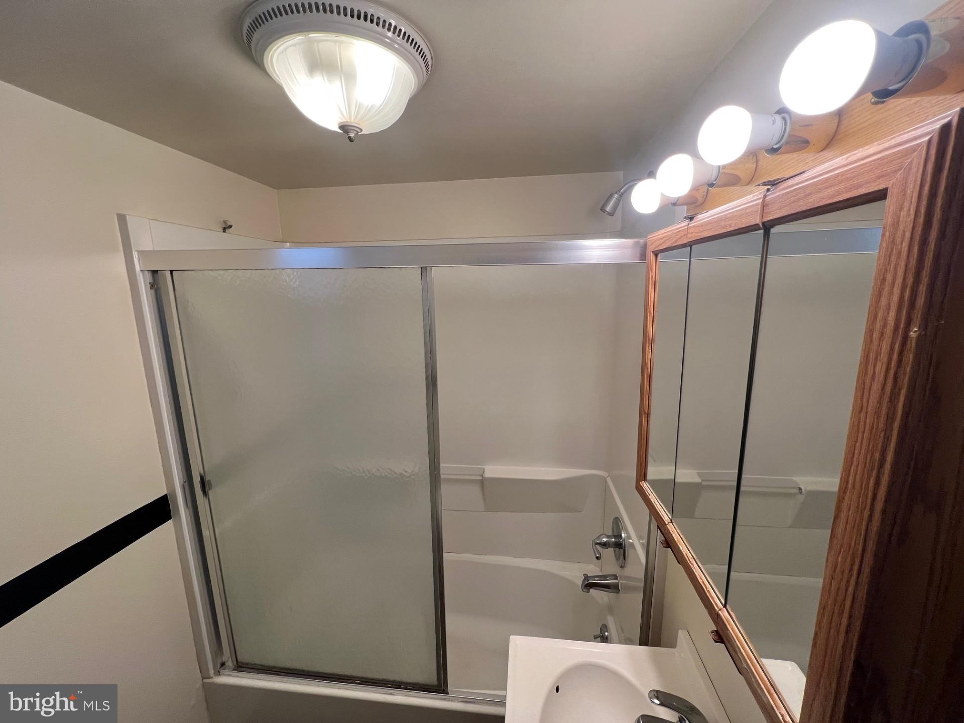 CRESTMONT - Residential Lease