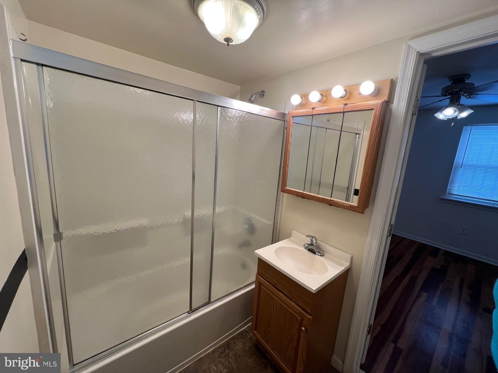 CRESTMONT - Residential Lease