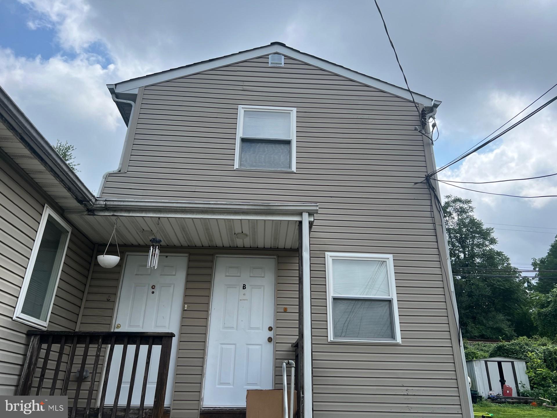 CRESTMONT - Residential Lease