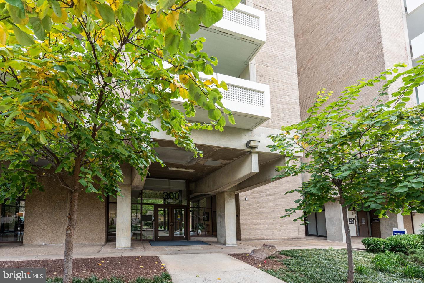 300 M STREET SW N213