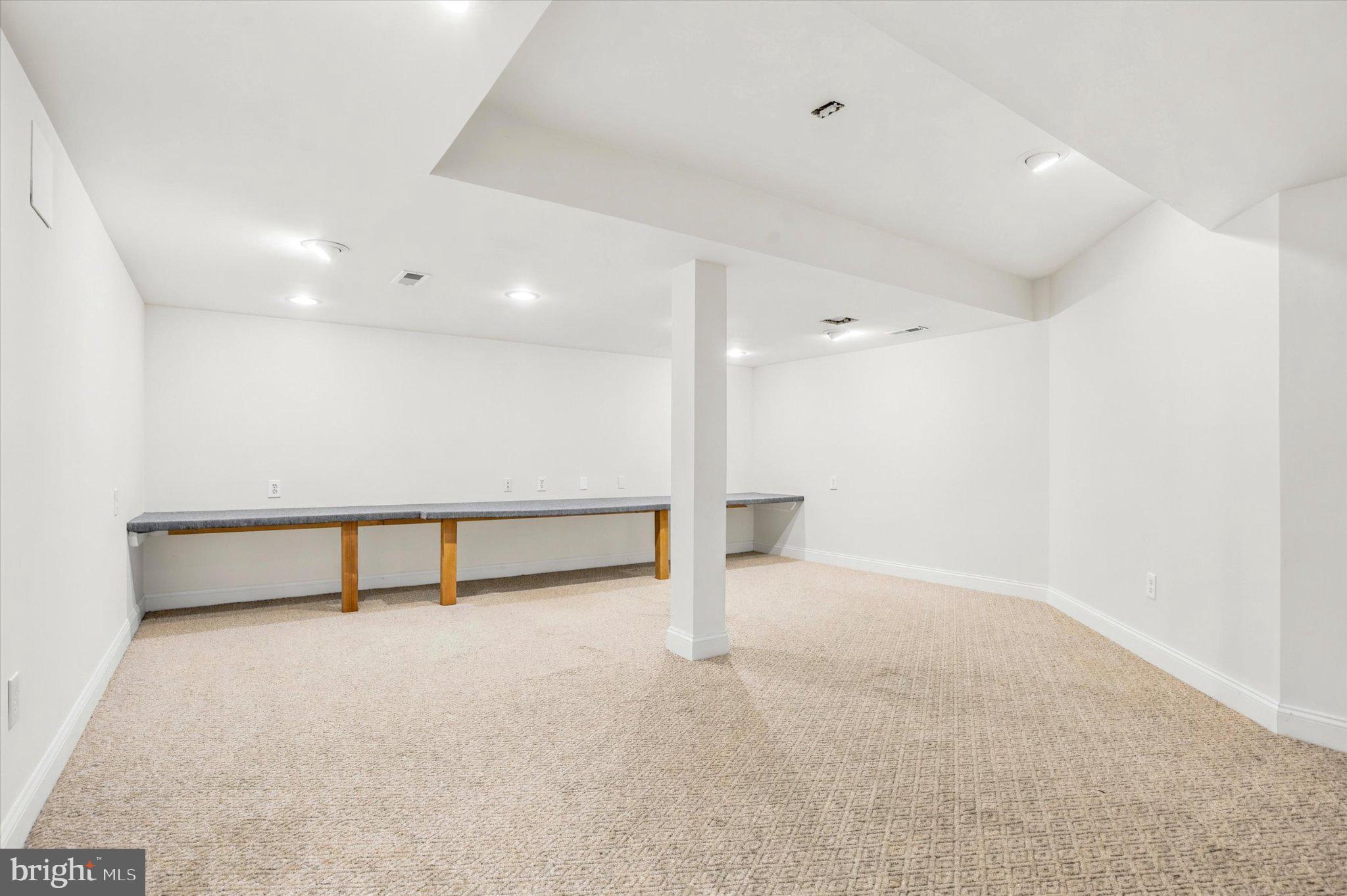 OAKS OF BUCKINGHAM - Residential