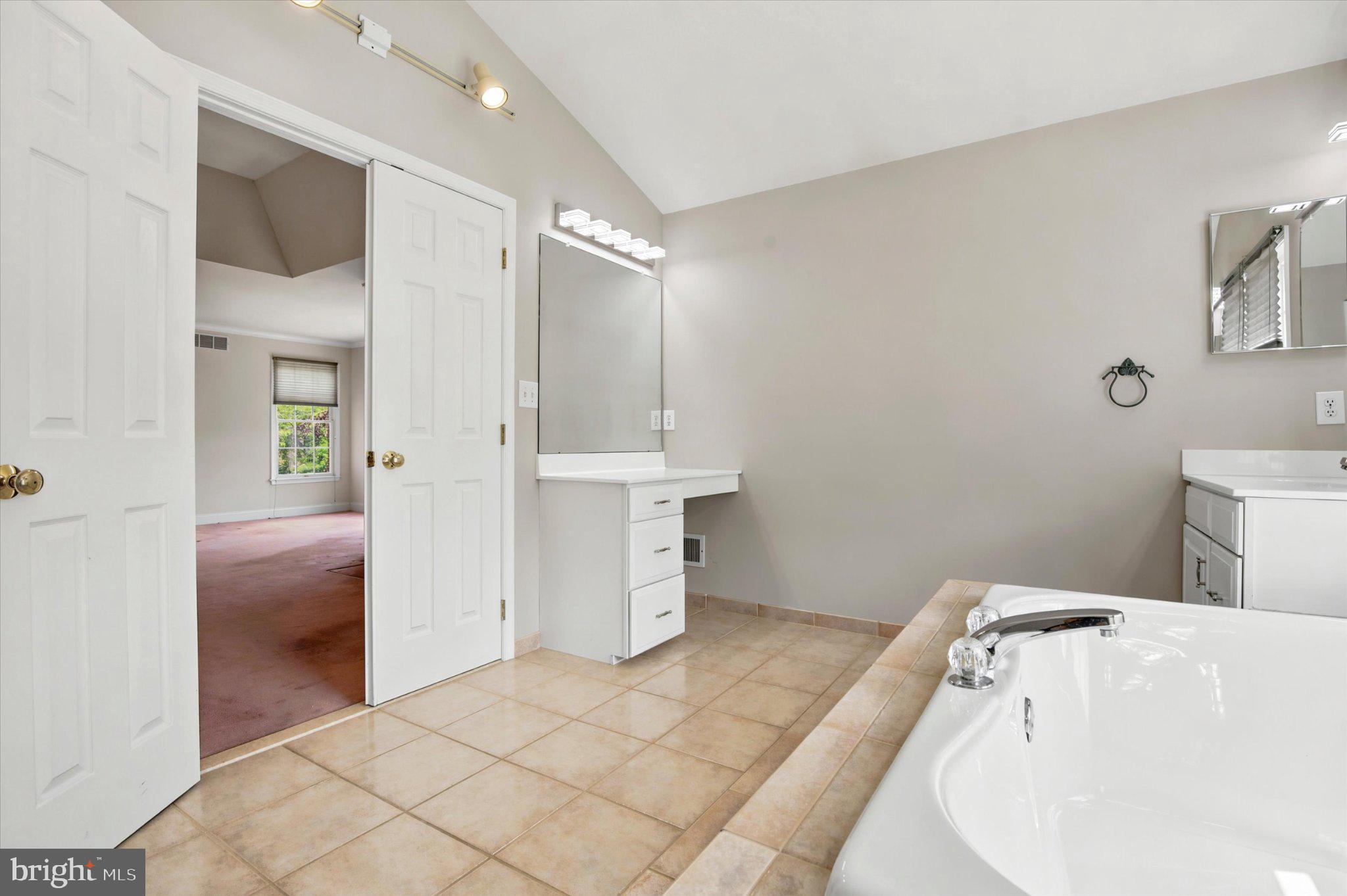 OAKS OF BUCKINGHAM - Residential