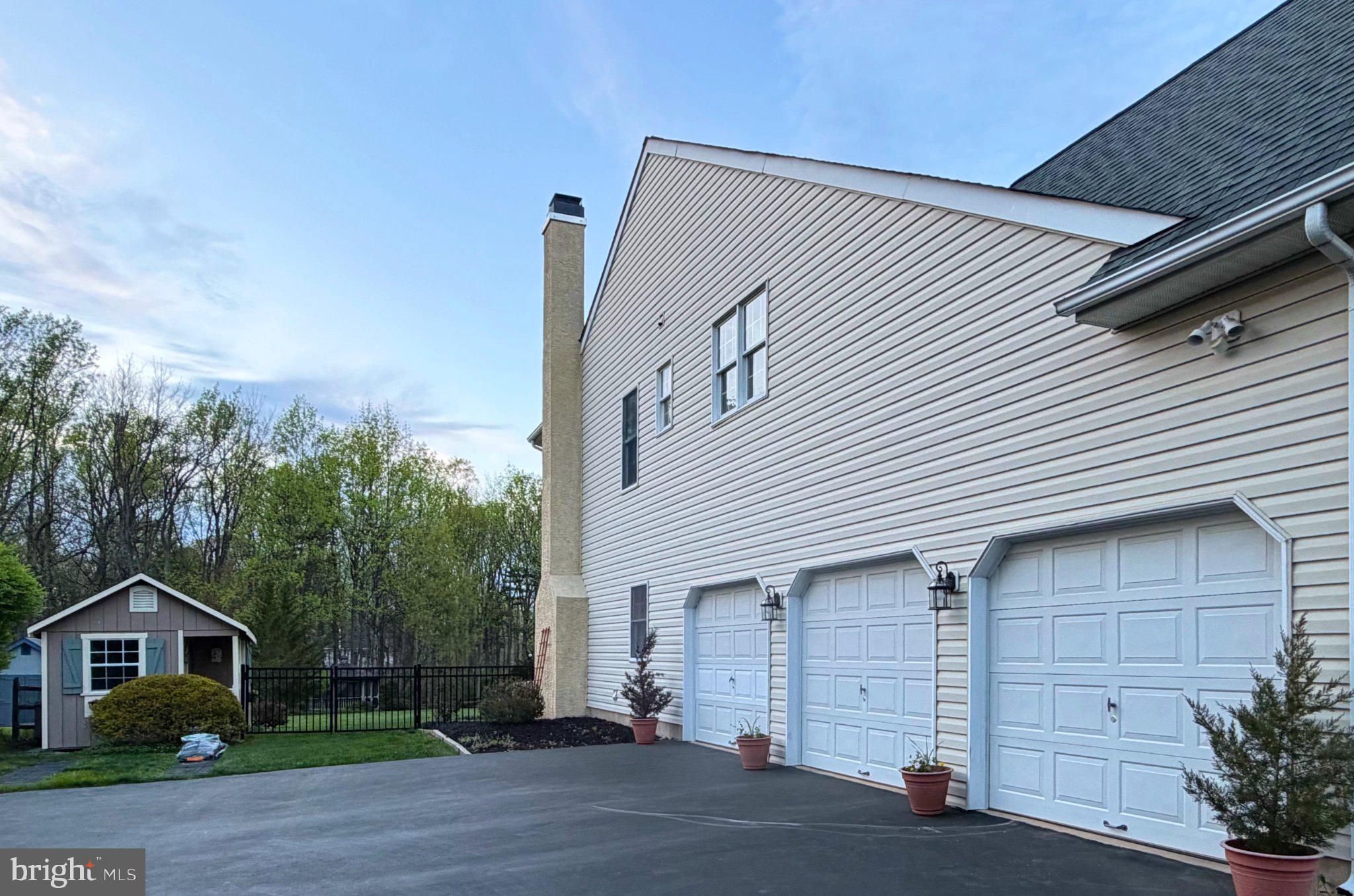 OAKS OF BUCKINGHAM - Residential