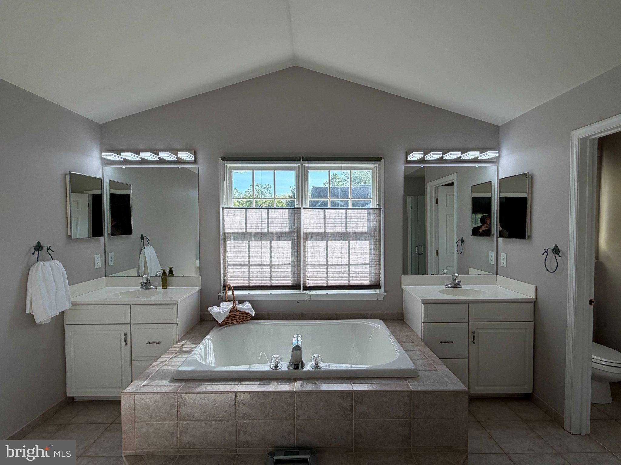 OAKS OF BUCKINGHAM - Residential