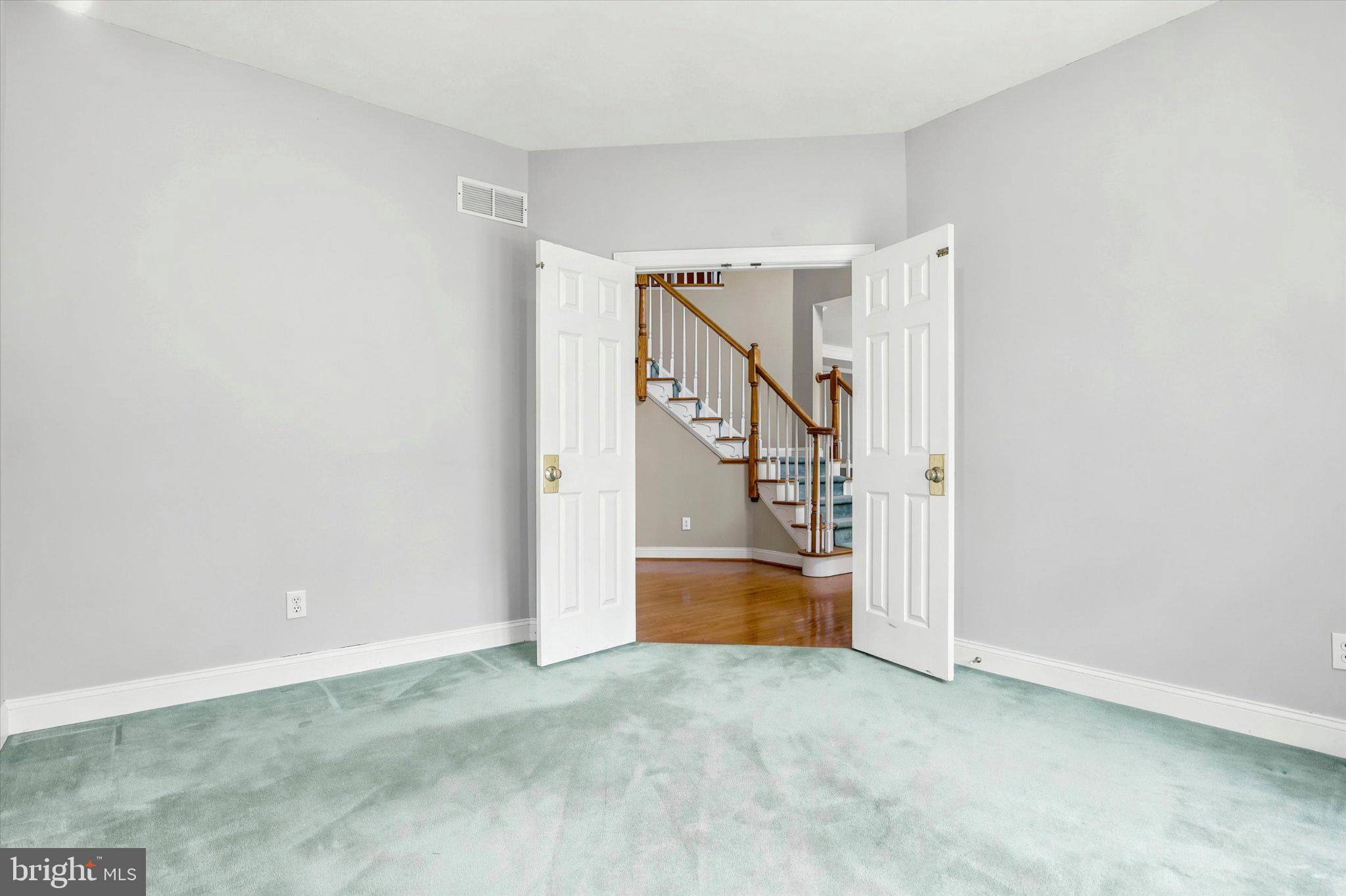OAKS OF BUCKINGHAM - Residential