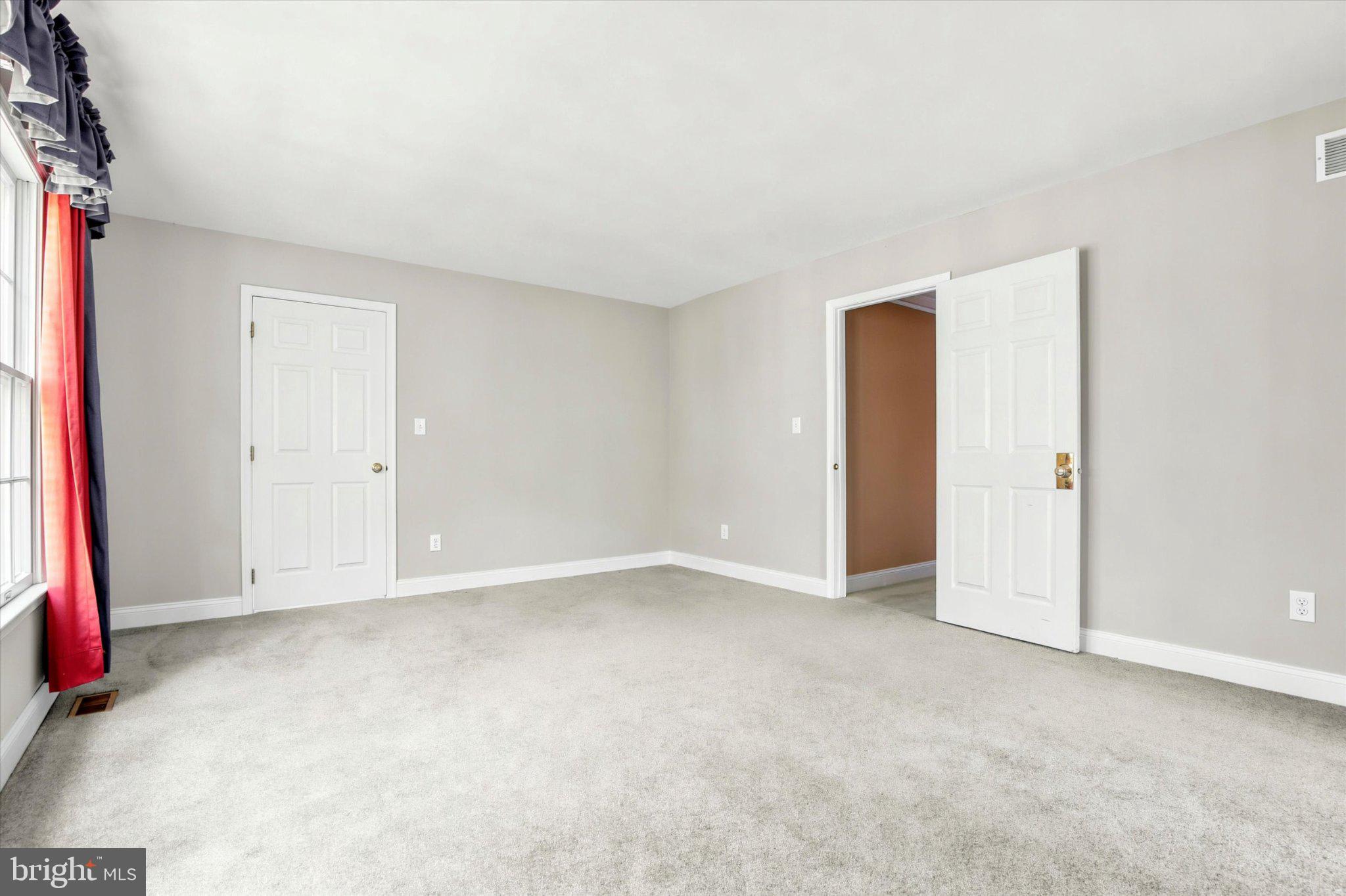 OAKS OF BUCKINGHAM - Residential