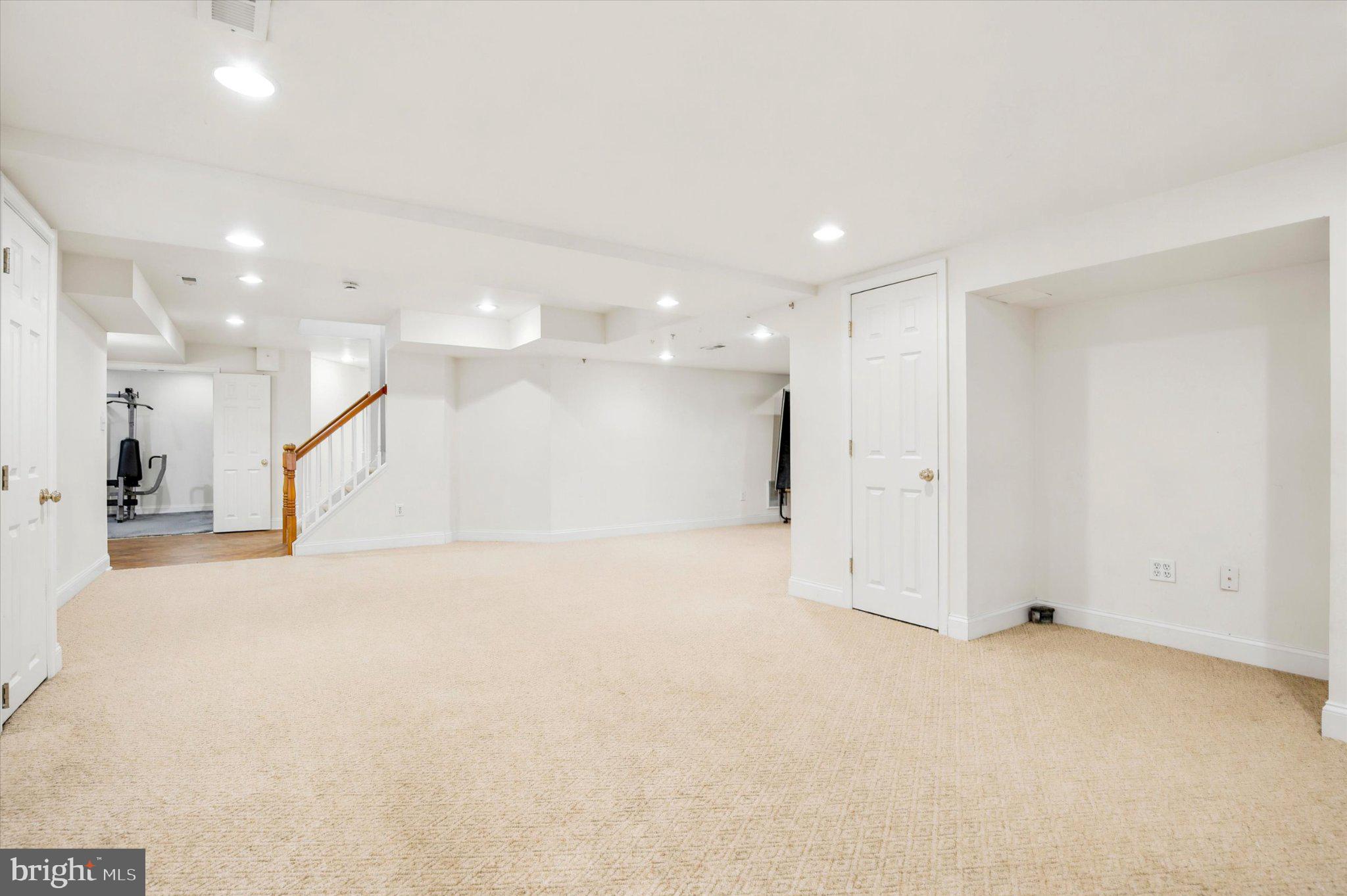 OAKS OF BUCKINGHAM - Residential