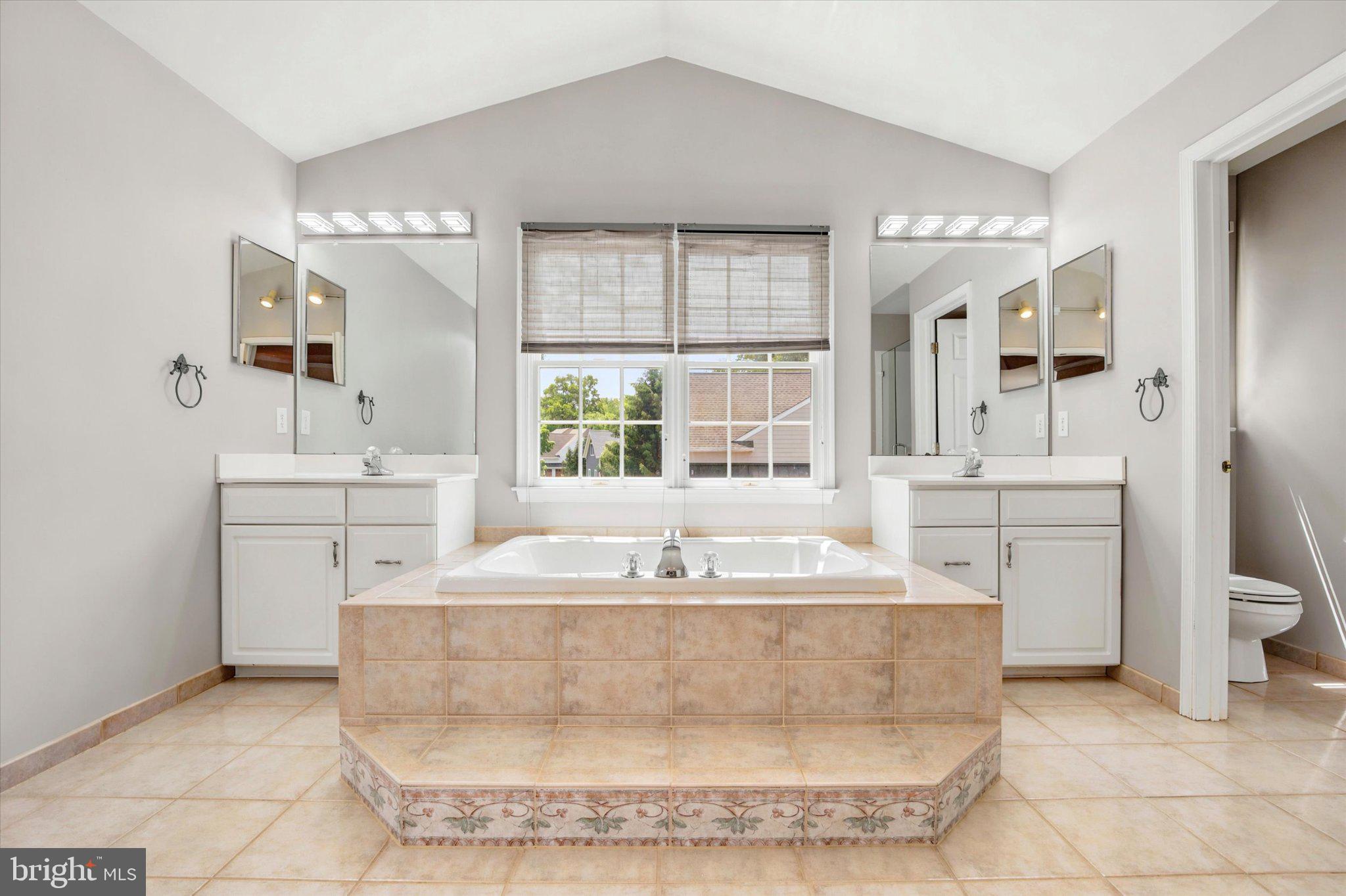 OAKS OF BUCKINGHAM - Residential