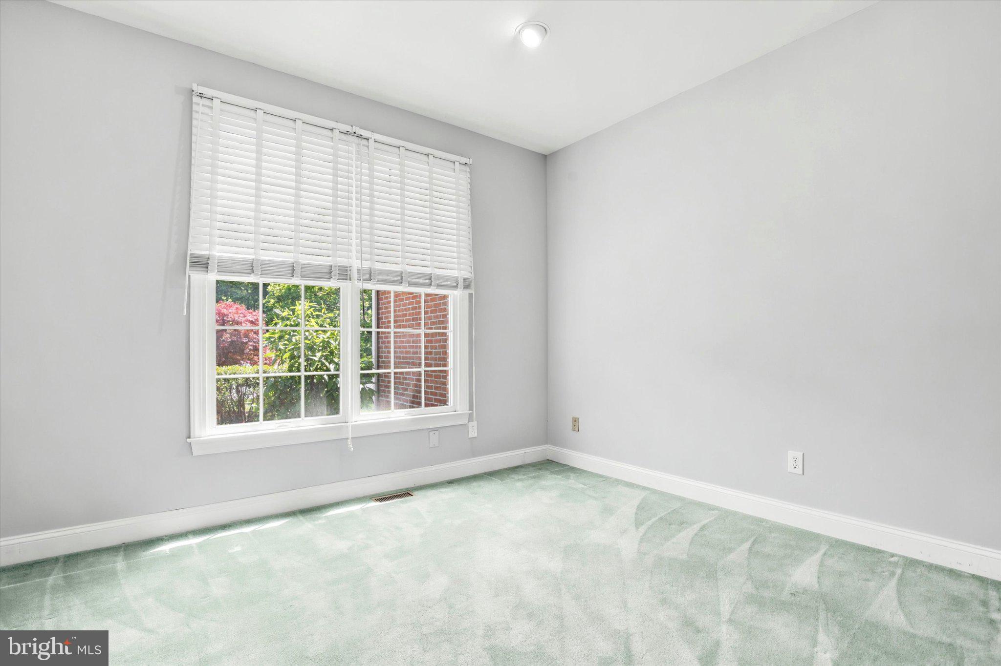 OAKS OF BUCKINGHAM - Residential