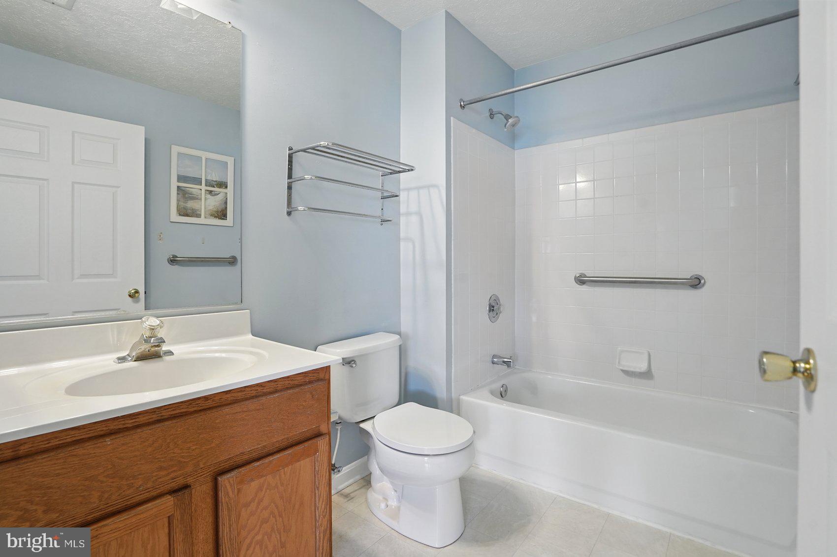 BAYLAND CONDO - Residential