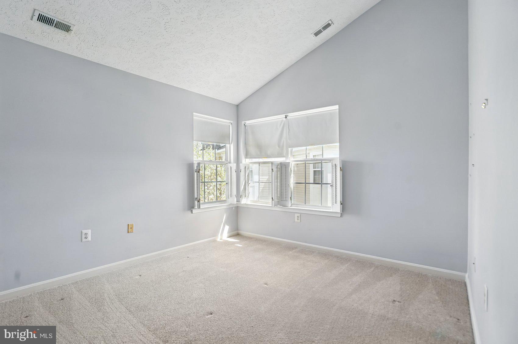 BAYLAND CONDO - Residential